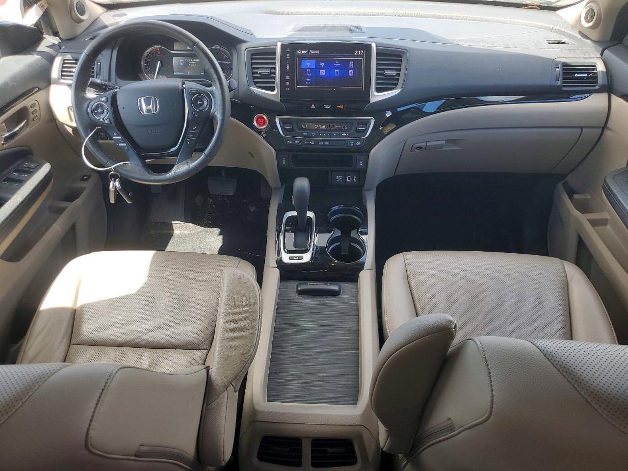 2019 Honda Ridgeline Rtl White vin: 5FPYK3F78KB005669