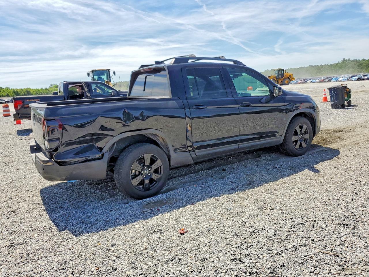 2017 Honda Ridgeline Black Edition Black vin: 5FPYK3F81HB039017