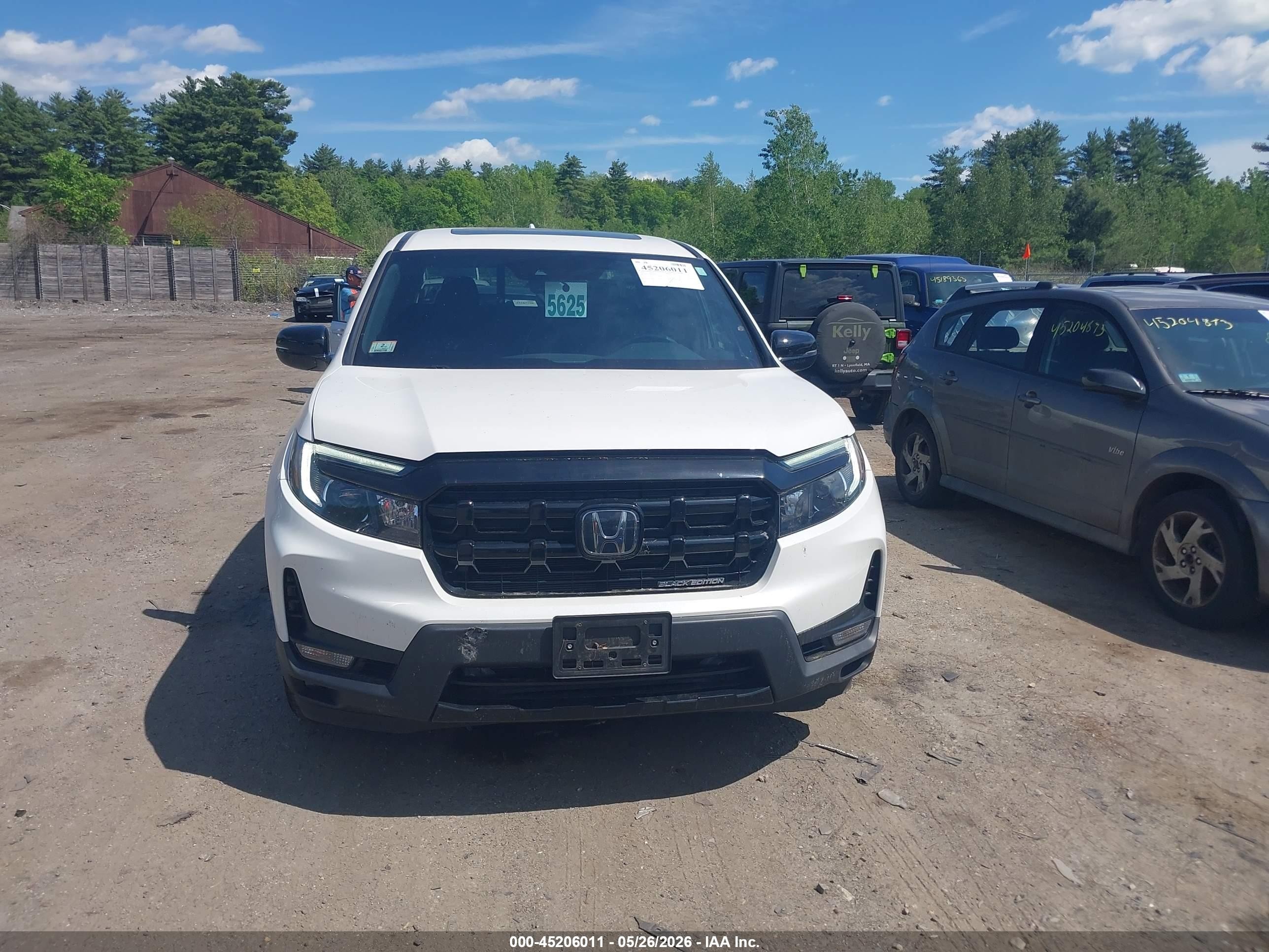 2024 Honda Ridgeline Black Edition White vin: 5FPYK3F84RB001363