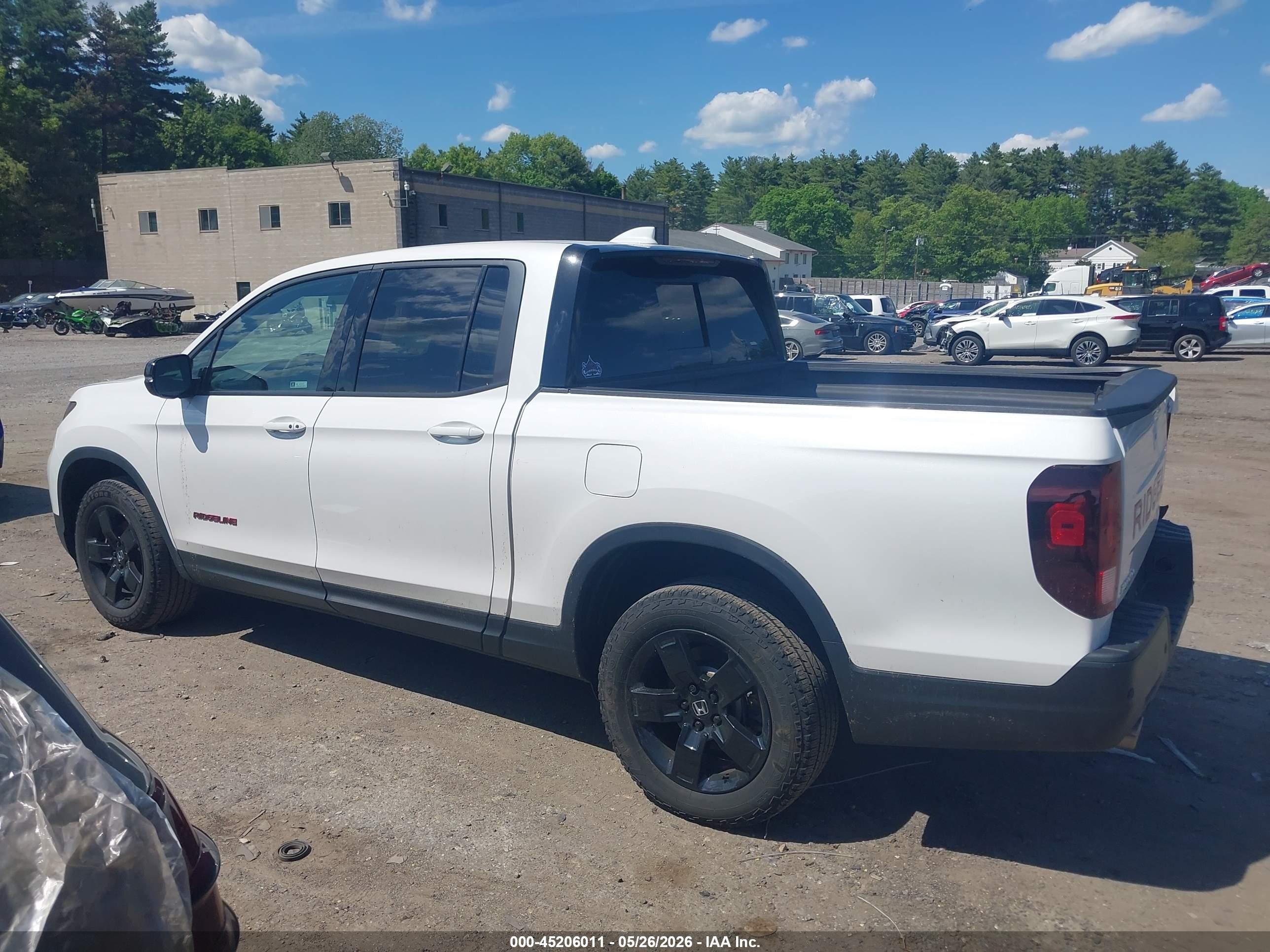 2024 Honda Ridgeline Black Edition White vin: 5FPYK3F84RB001363