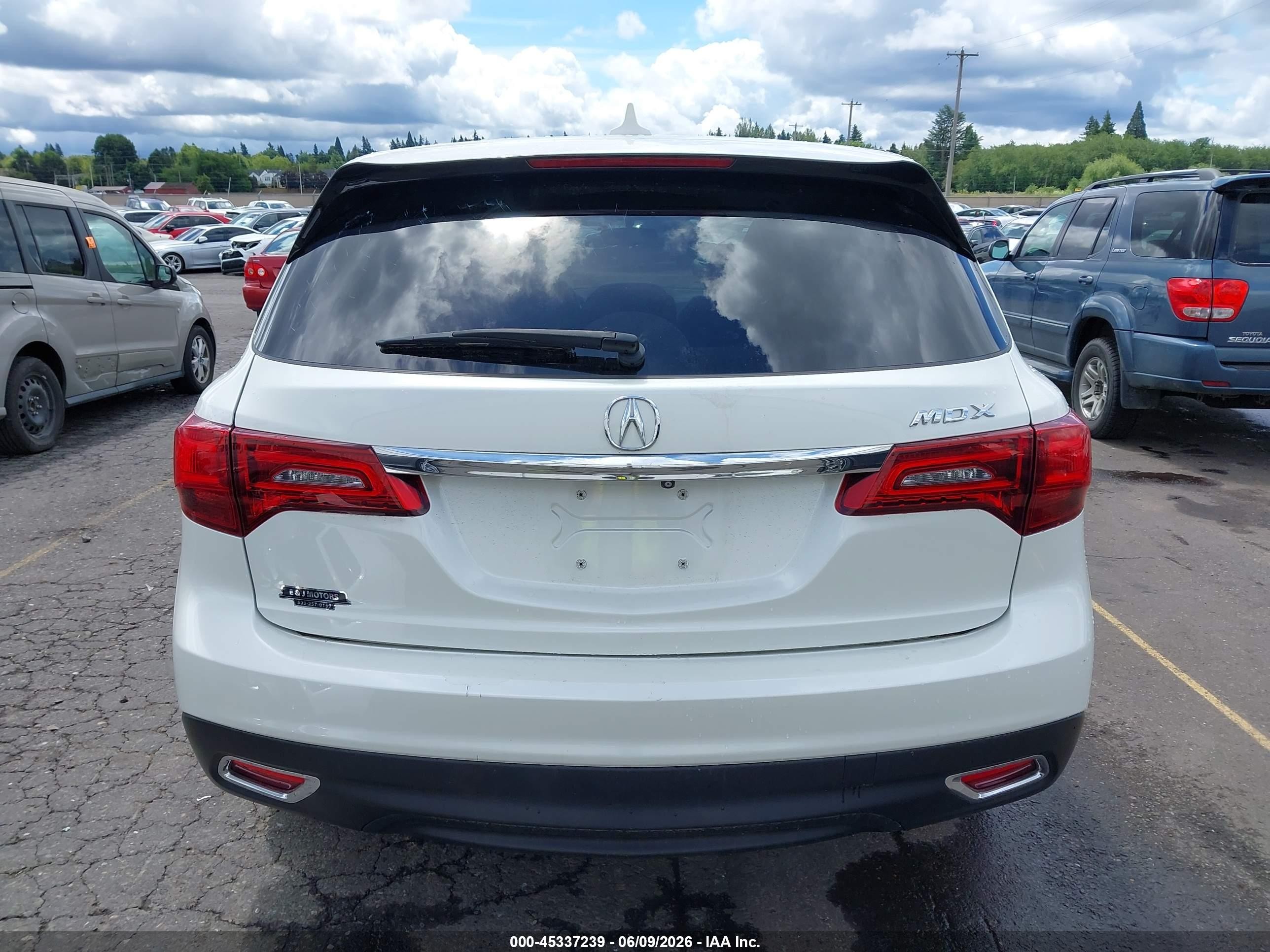 2015 Acura Mdx   White vin: 5FRYD3H20FB001494