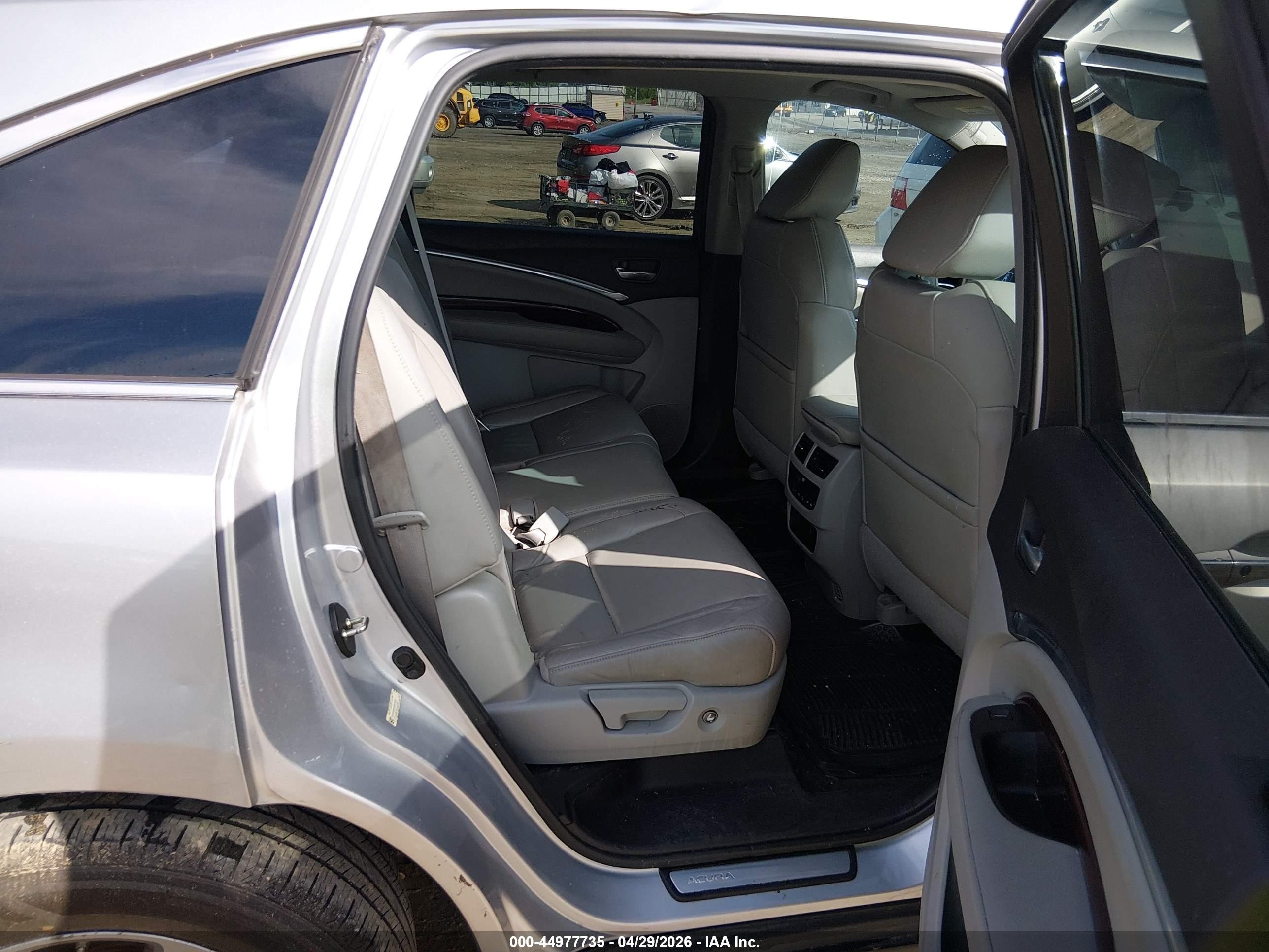 2014 Acura Mdx   Silver vin: 5FRYD3H24EB015509