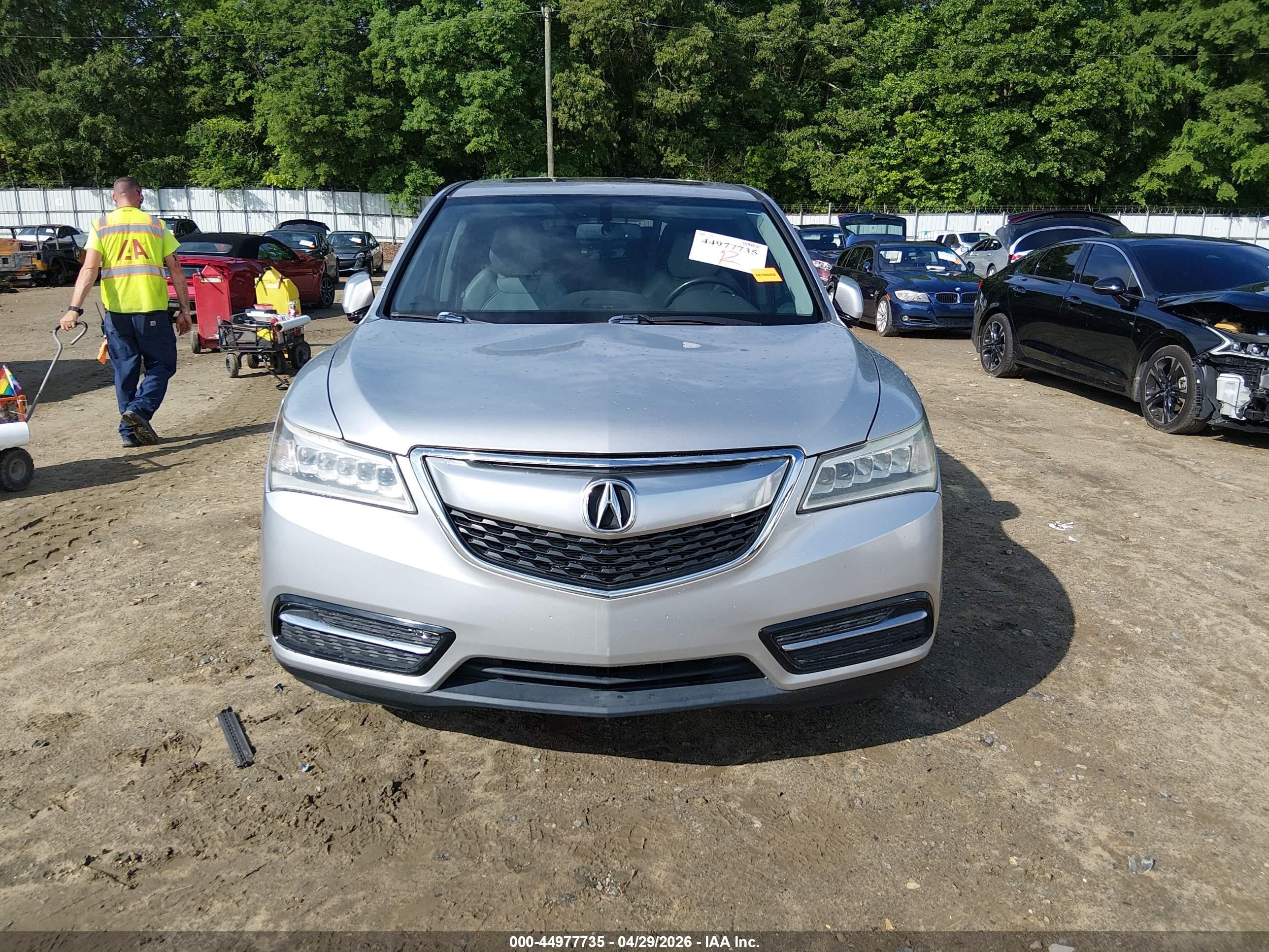 2014 Acura Mdx   Silver vin: 5FRYD3H24EB015509