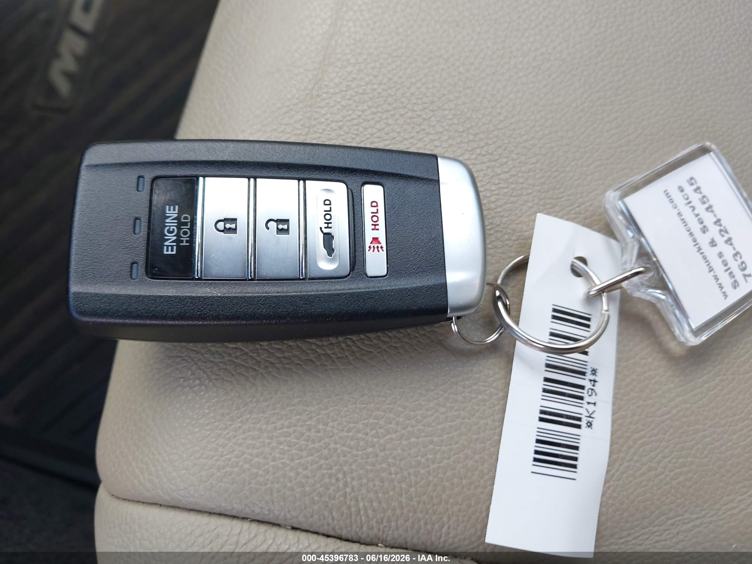 2014 Acura Mdx   White vin: 5FRYD4H27EB010486
