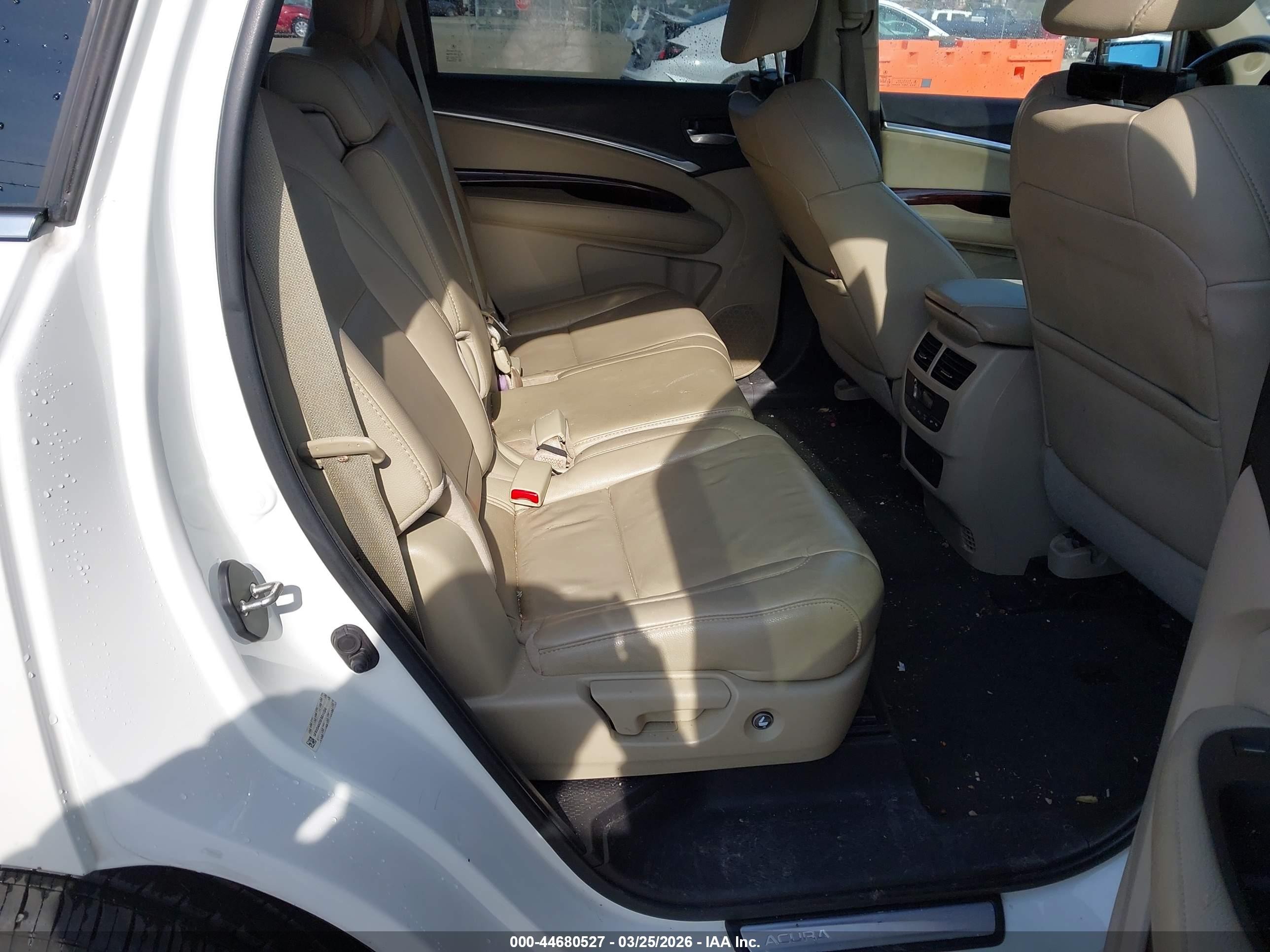 2015 Acura Mdx   White vin: 5FRYD4H28FB011356