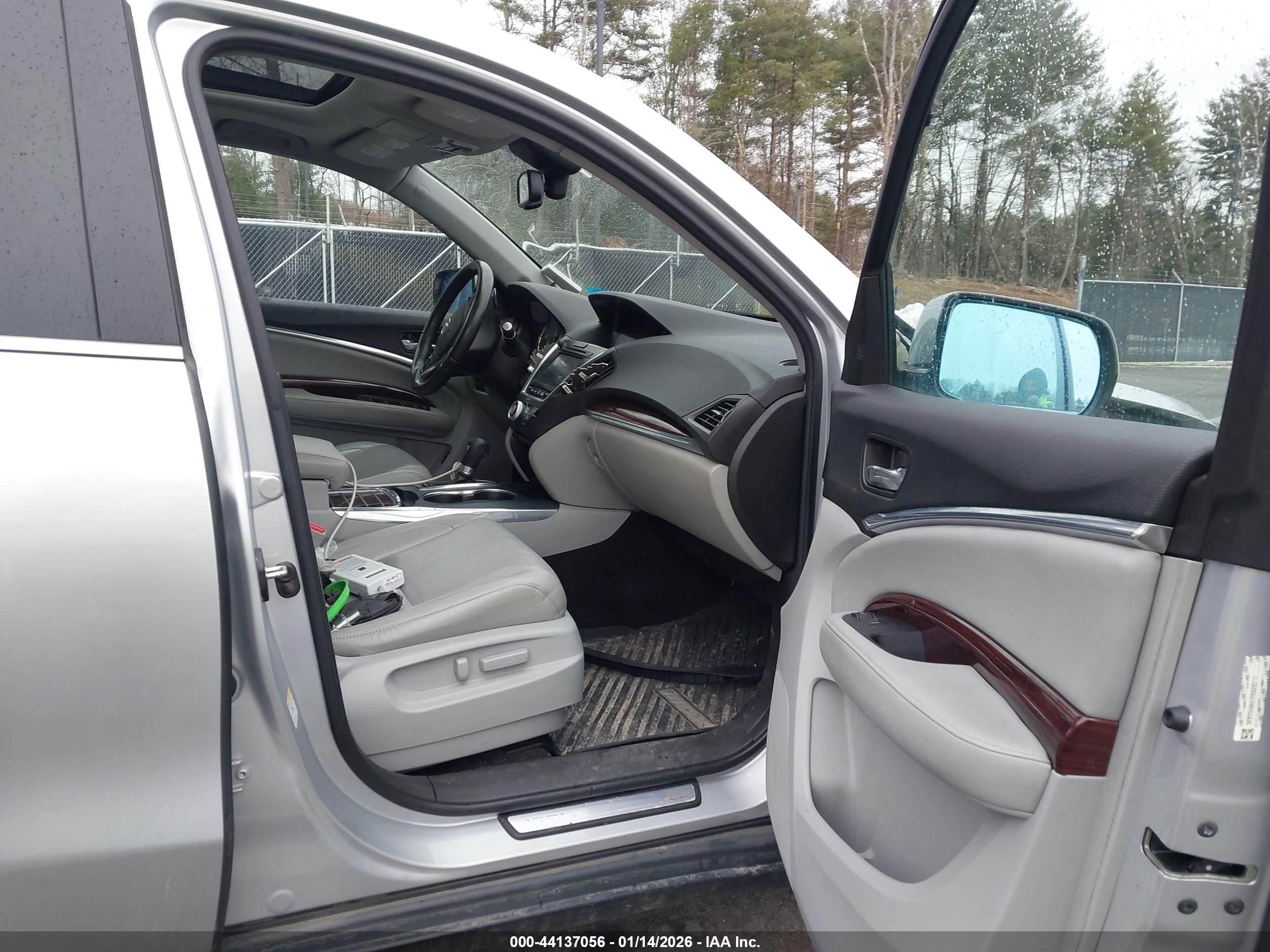 2015 Acura Mdx Technology Package Silver vin: 5FRYD4H41FB020711
