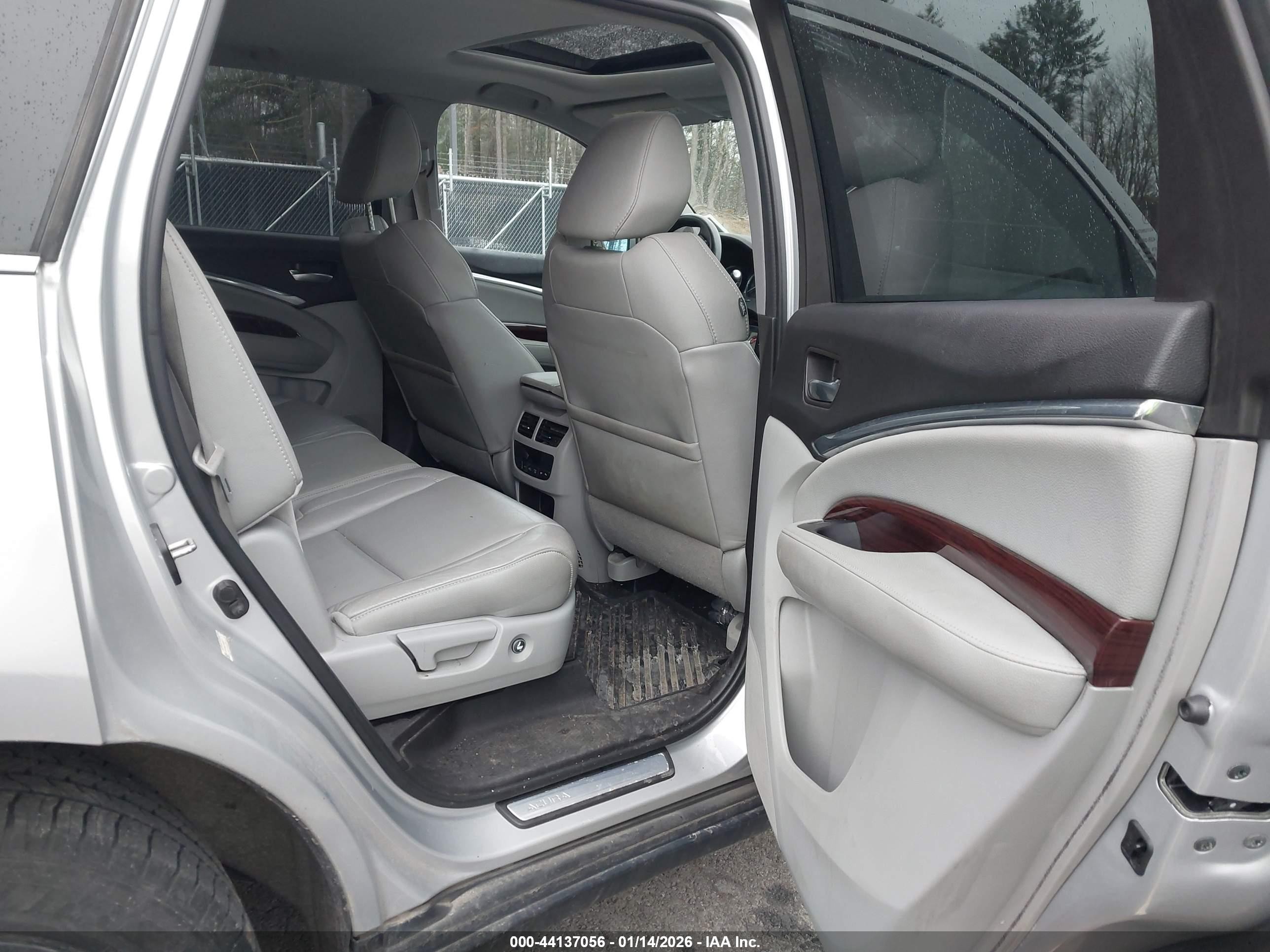 2015 Acura Mdx Technology Package Silver vin: 5FRYD4H41FB020711