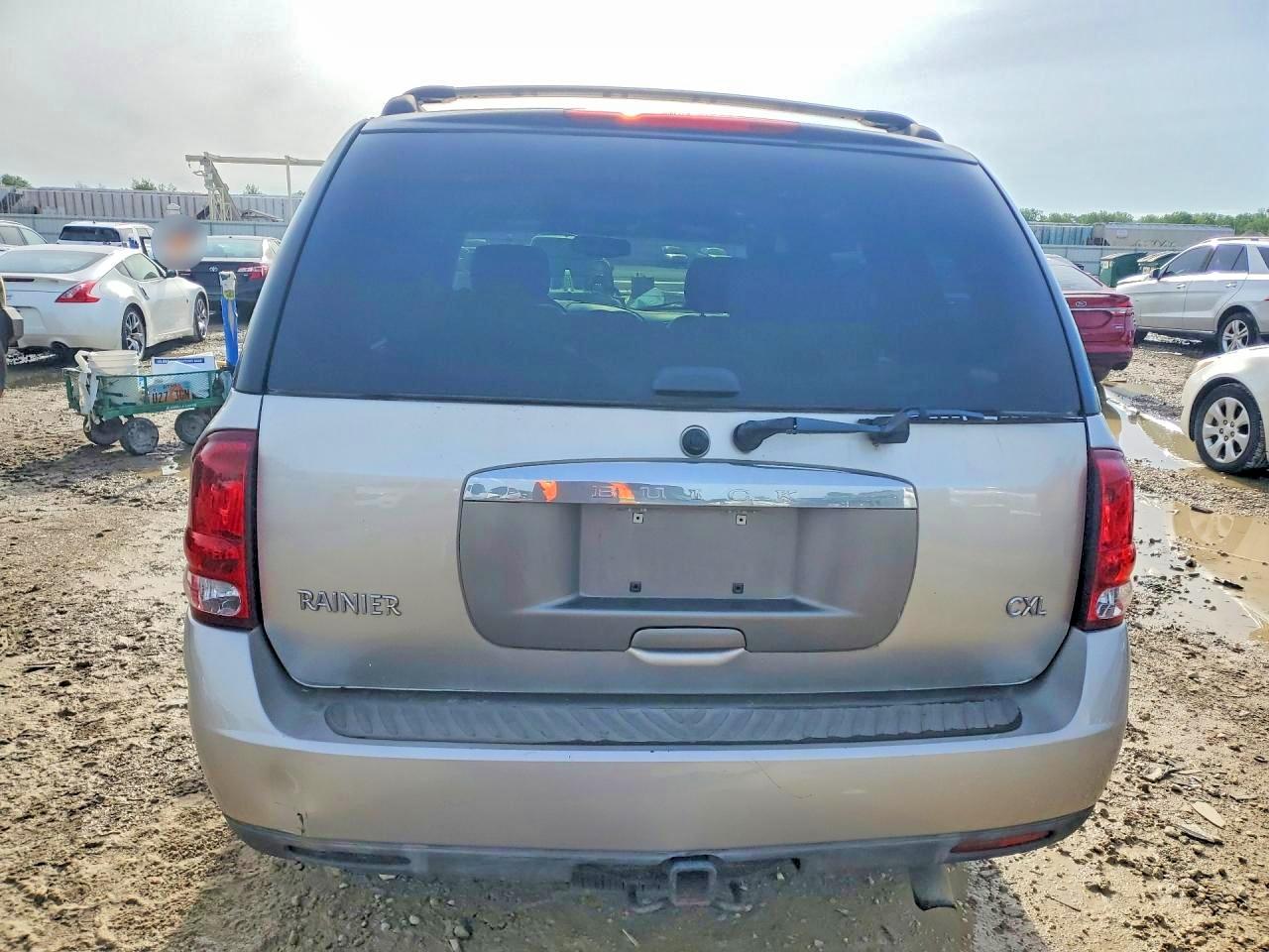 2004 Buick Rainier Silver vin: 5GADT13S142265887