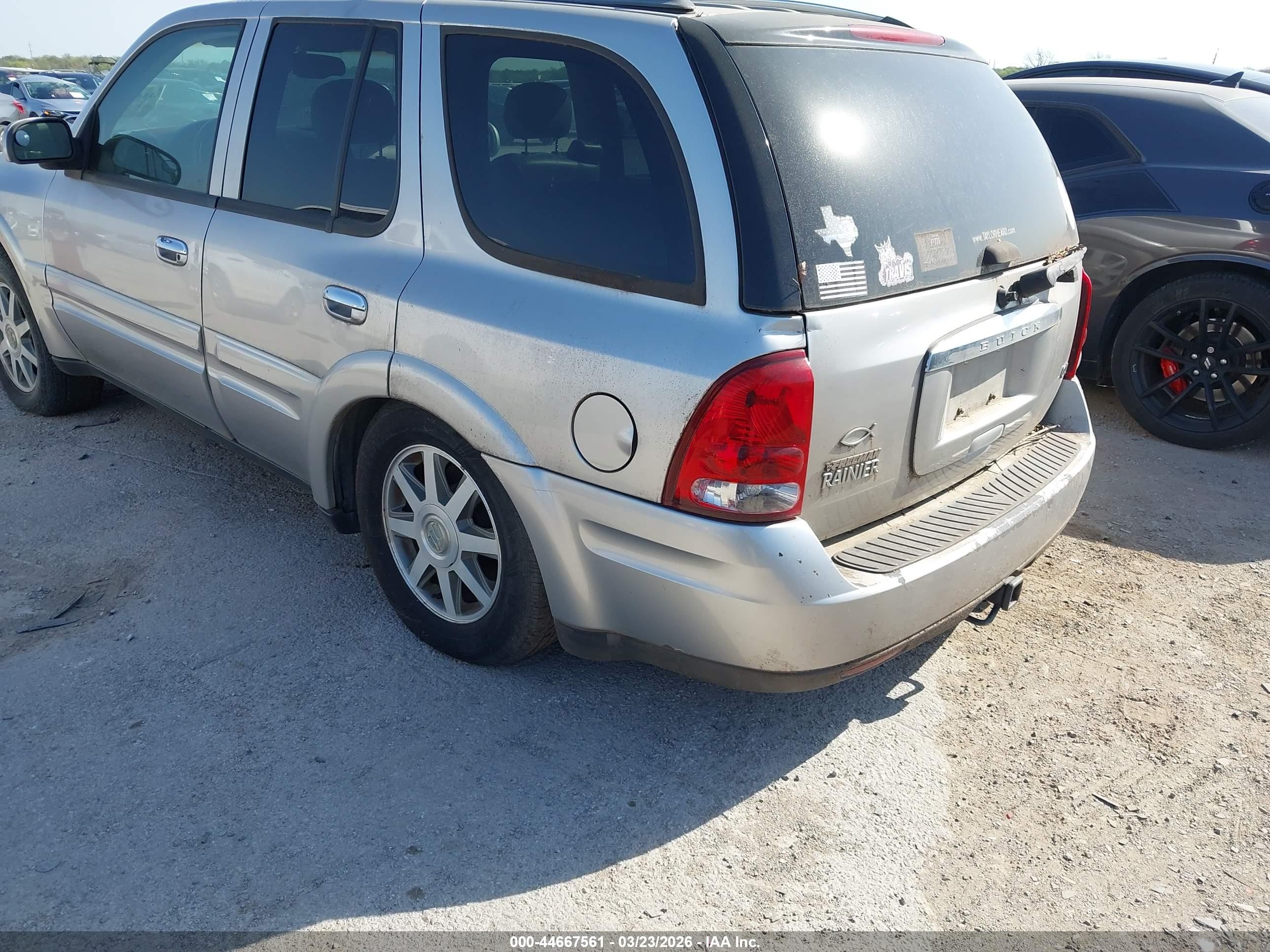 2006 Buick Rainier Cxl Silver vin: 5GADT13S362121504
