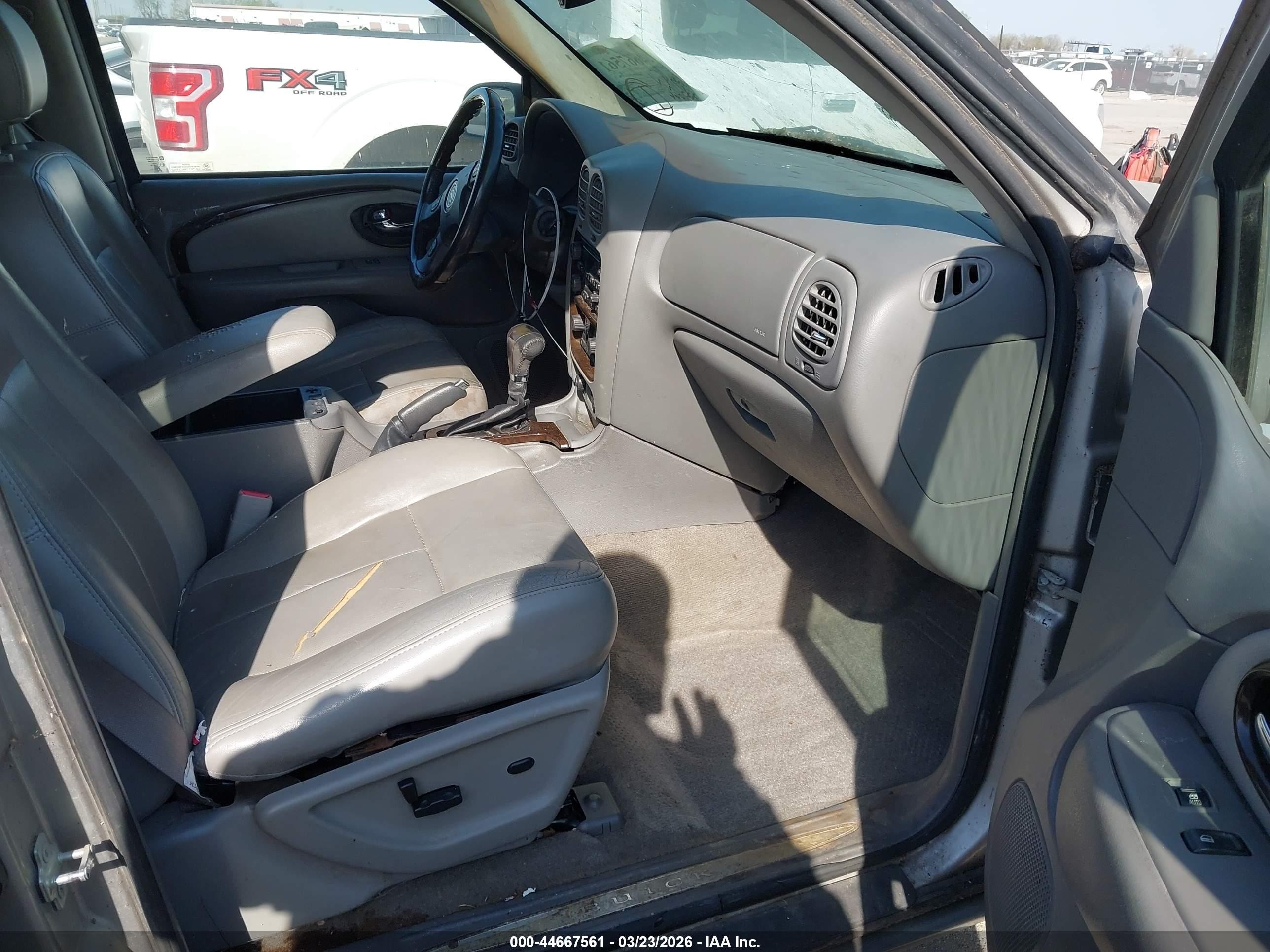 2006 Buick Rainier Cxl Silver vin: 5GADT13S362121504