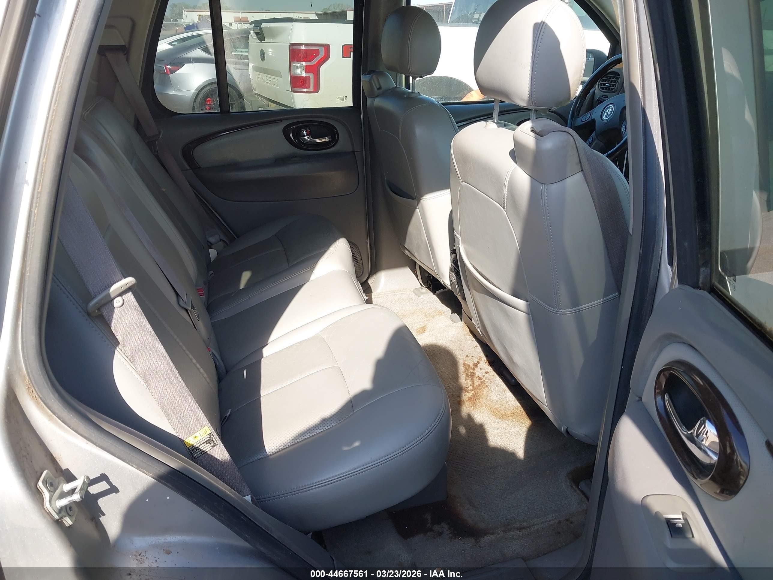 2006 Buick Rainier Cxl Silver vin: 5GADT13S362121504