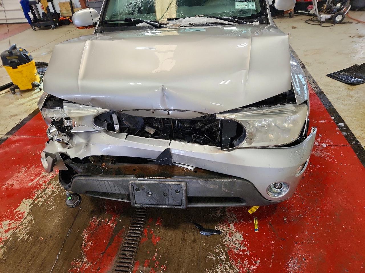 2004 Buick Rainier Cxl Silver vin: 5GADT13S642271071