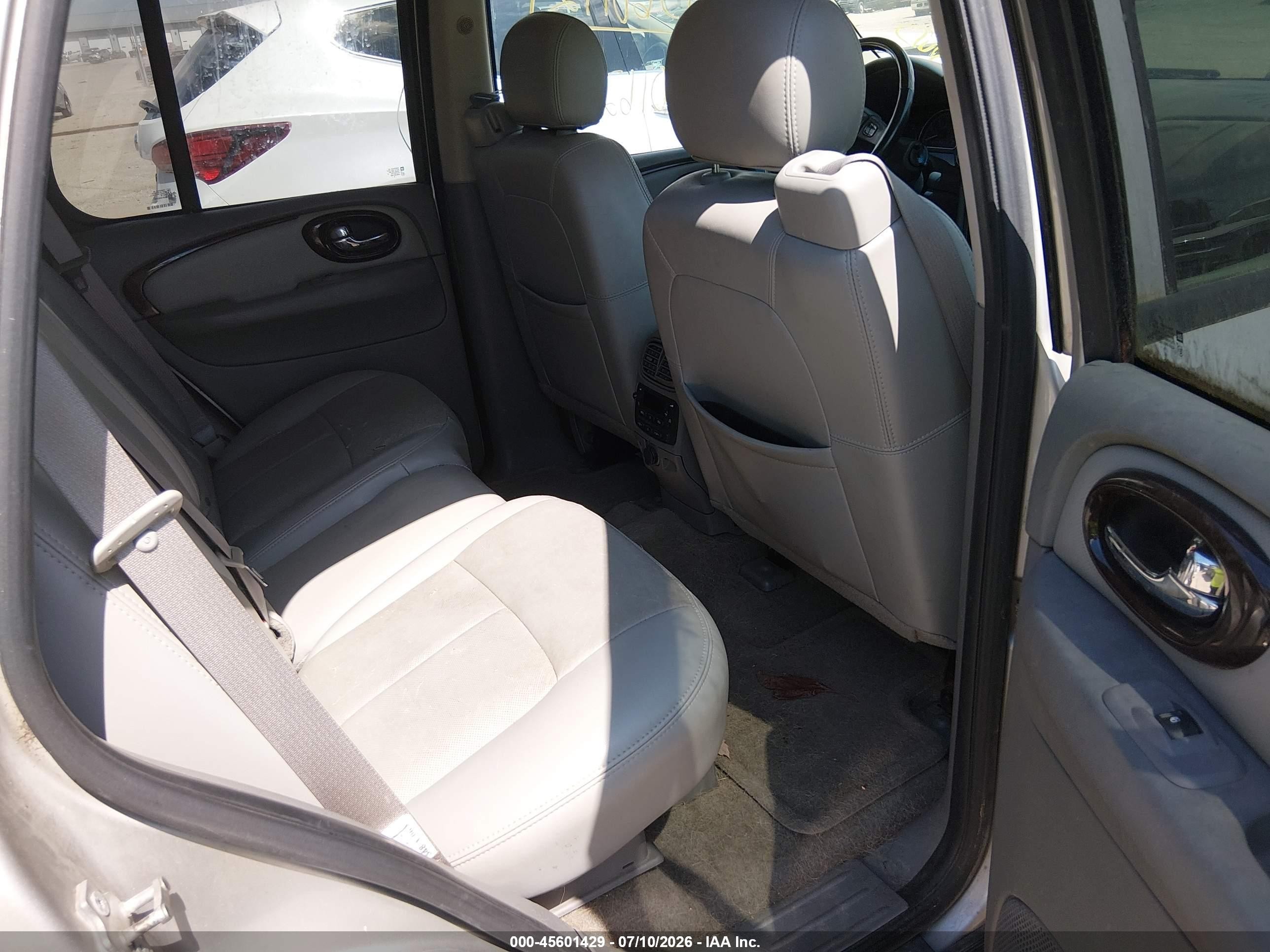 2007 Buick Rainier Cxl Silver vin: 5GADT13S872210308