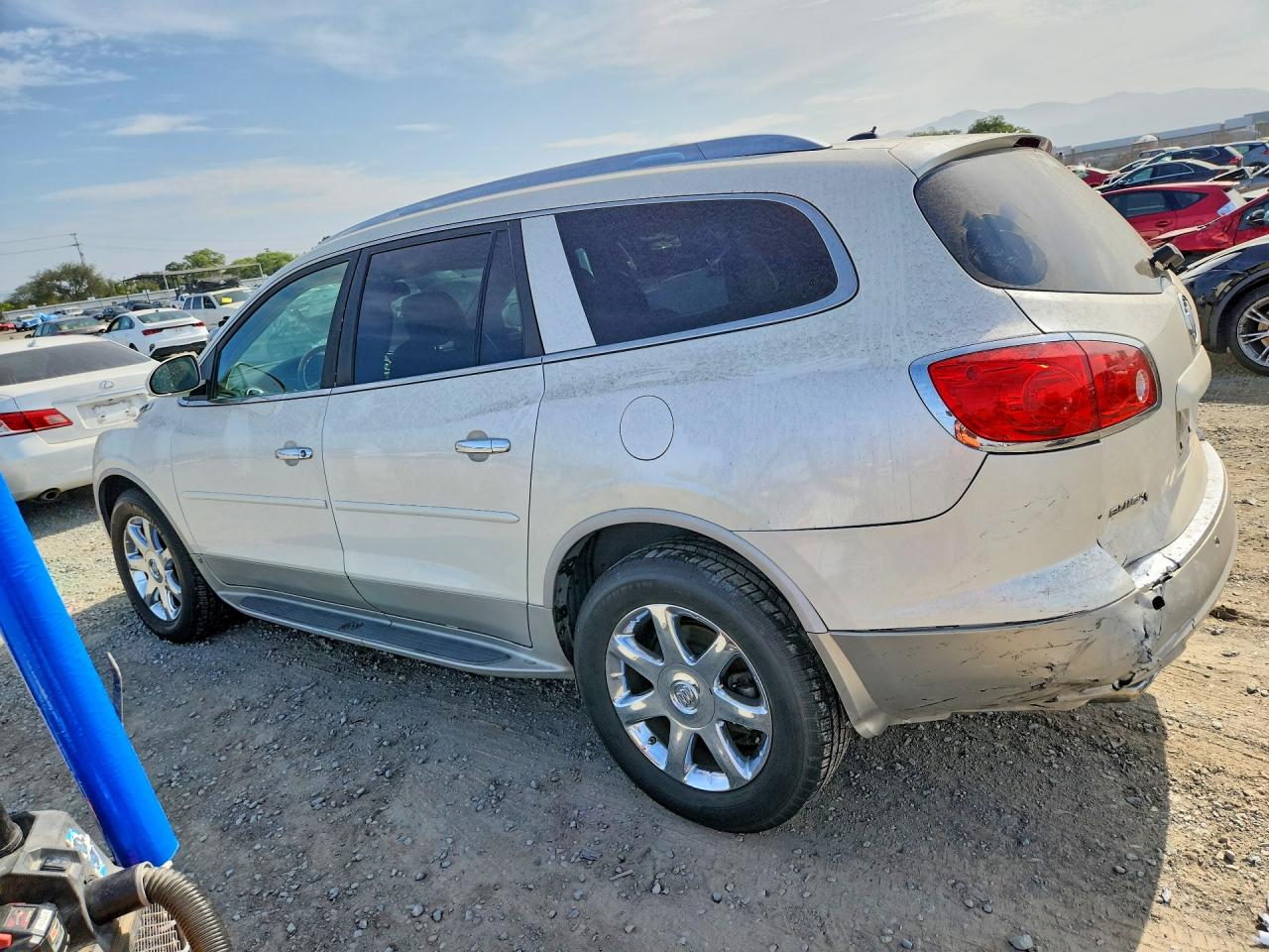 2008 Buick Enclave Cxl White vin: 5GAER23708J184623