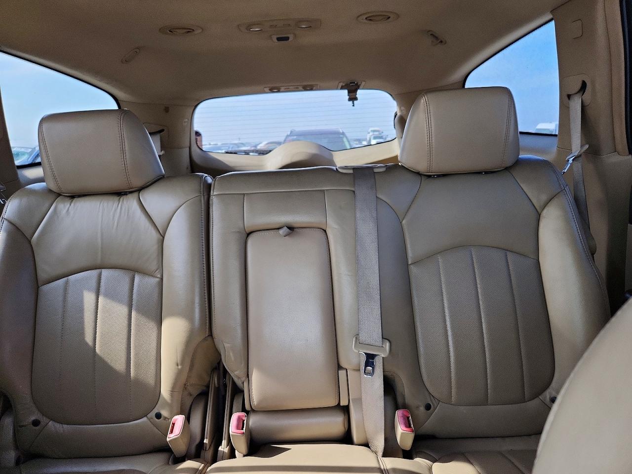 2008 Buick Enclave Cxl White vin: 5GAER23708J184623