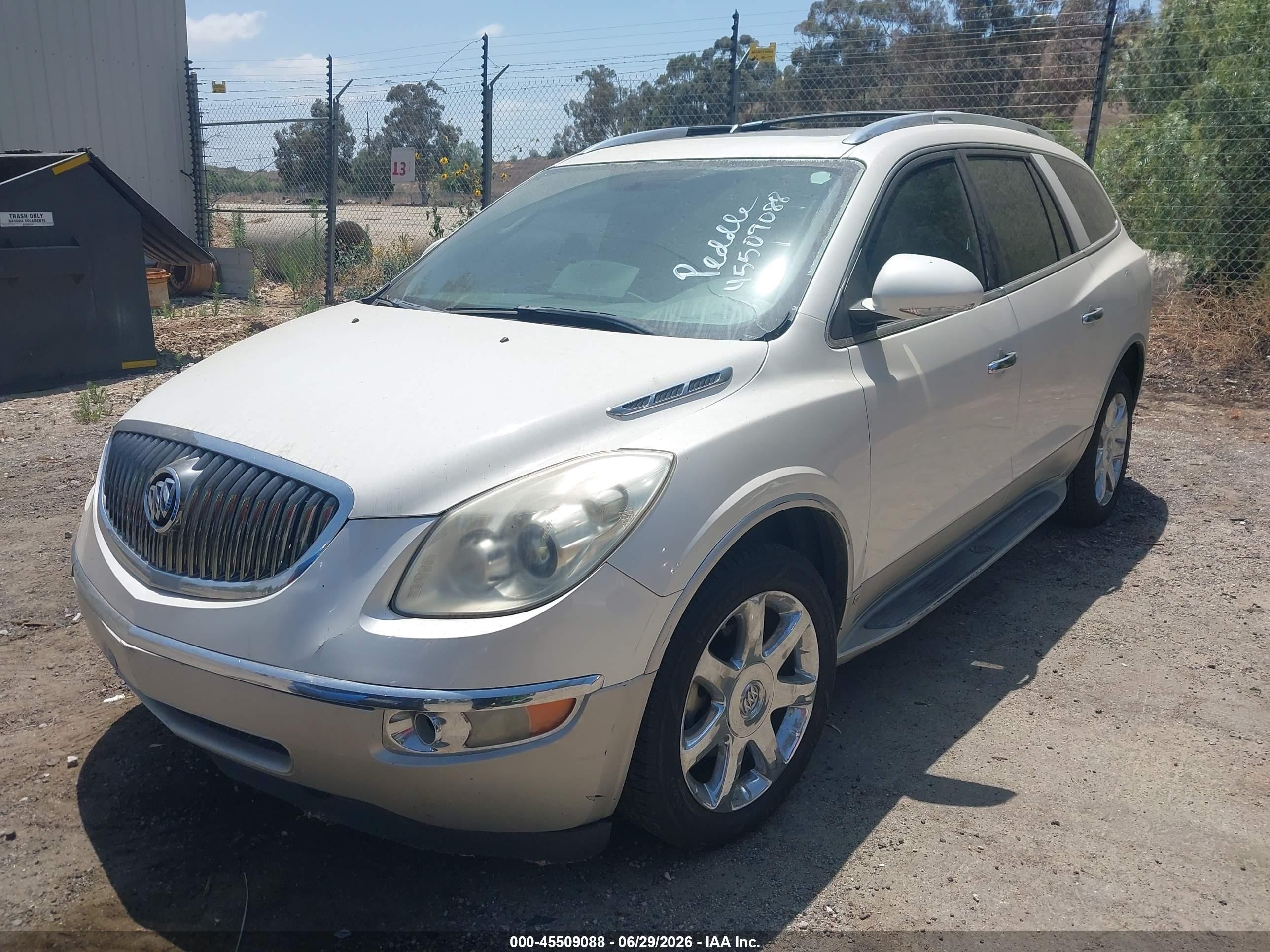 2008 Buick Enclave Cxl White vin: 5GAER23728J304809