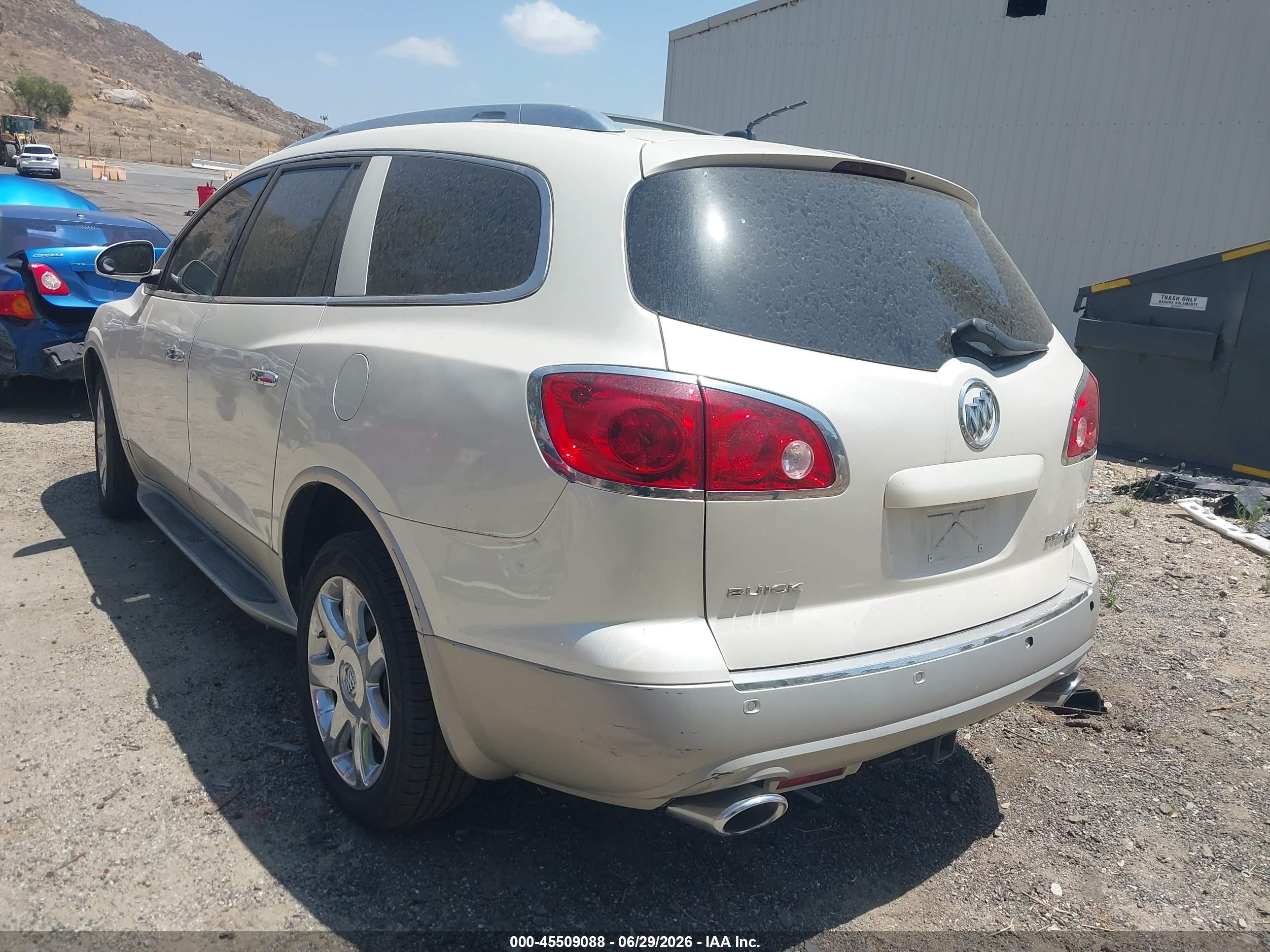 2008 Buick Enclave Cxl White vin: 5GAER23728J304809