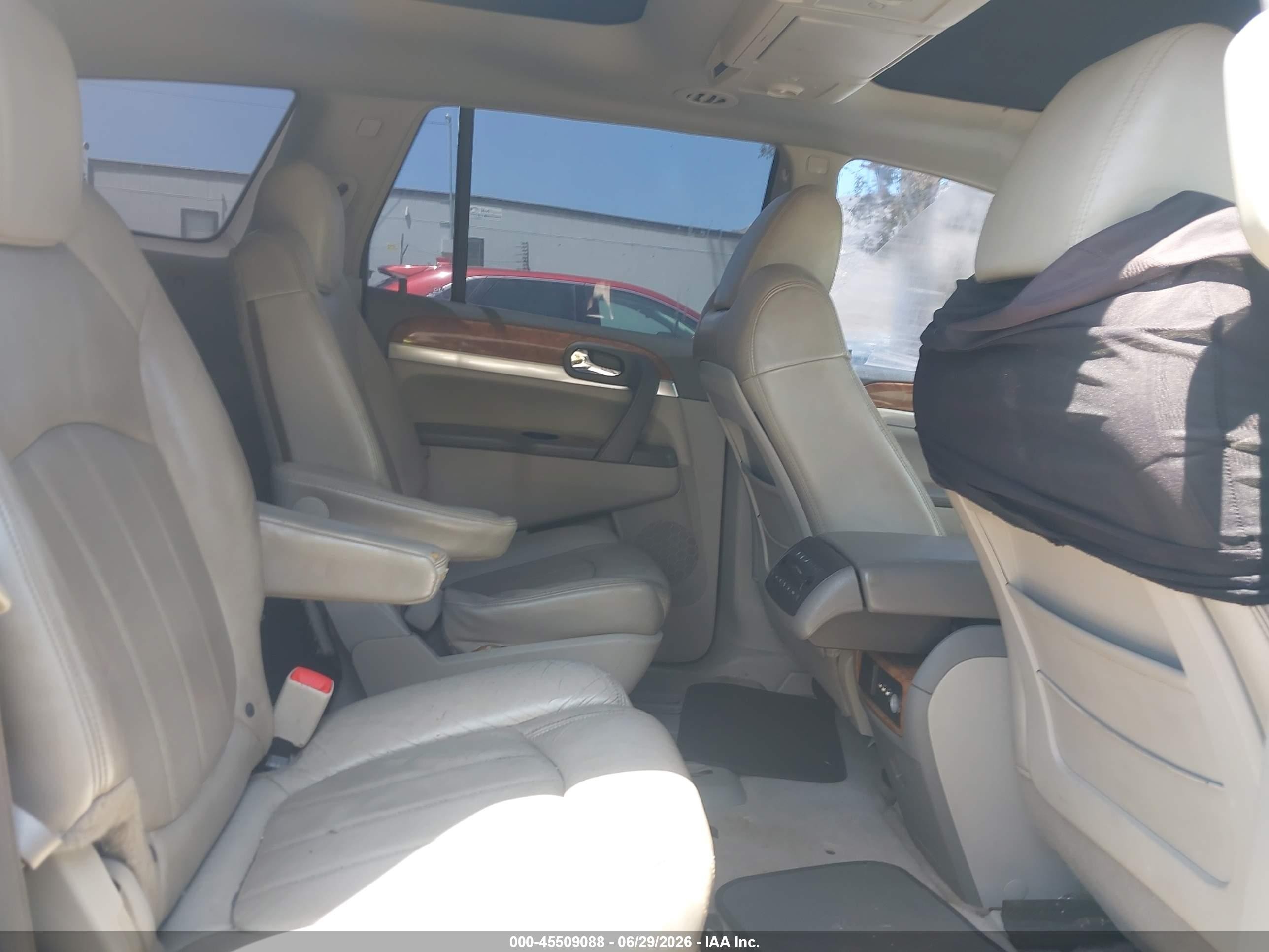 2008 Buick Enclave Cxl White vin: 5GAER23728J304809