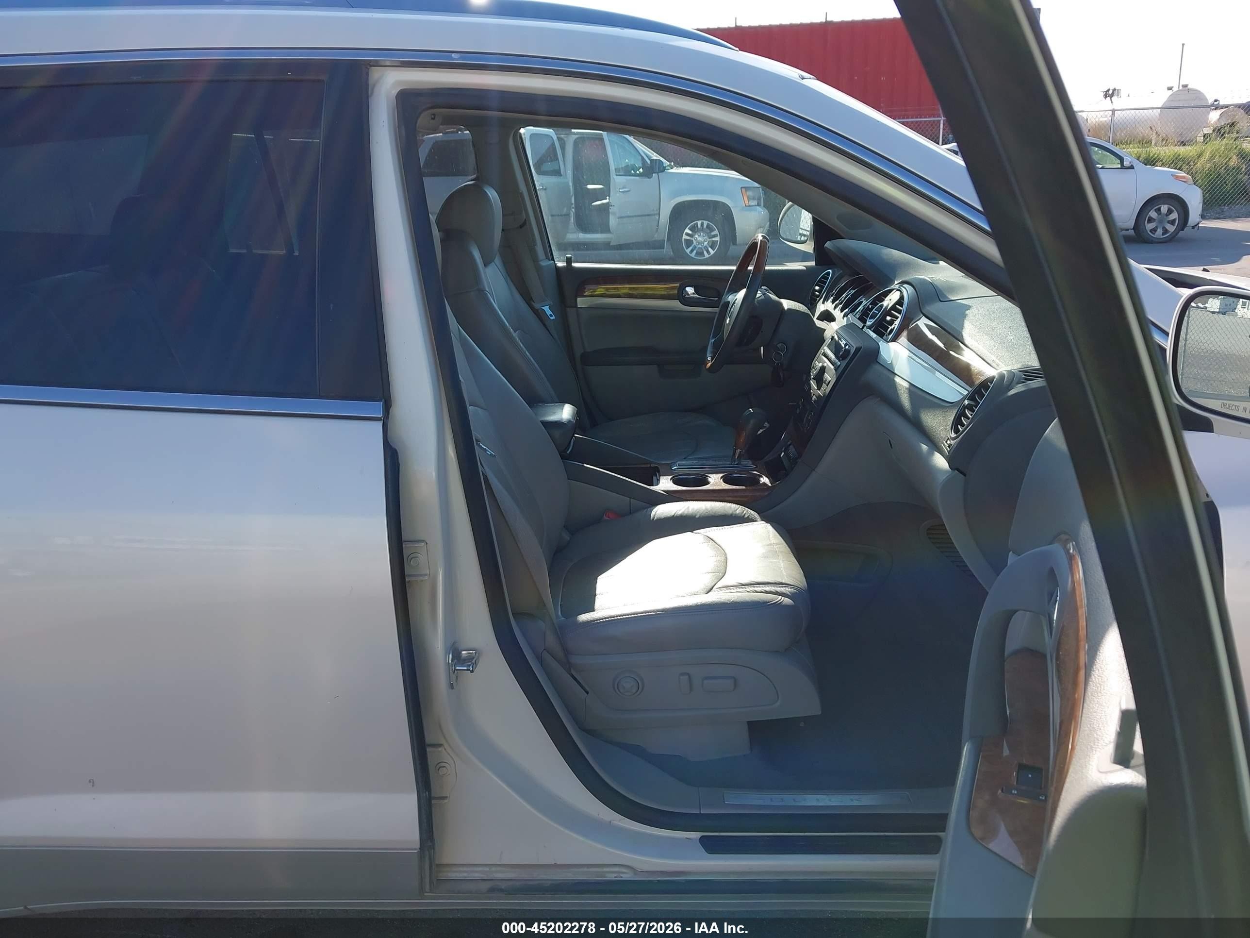 2008 Buick Enclave Cxl White vin: 5GAER23768J116584