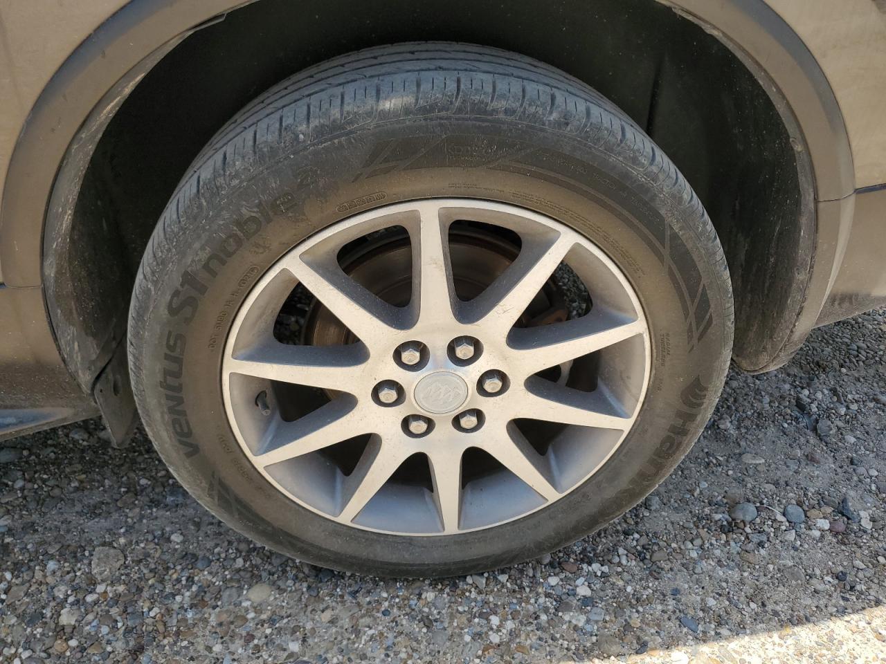 2008 Buick Enclave Cxl Brown vin: 5GAER23788J103657 Damage: Left Rear Tire, Worn, Replacement Required