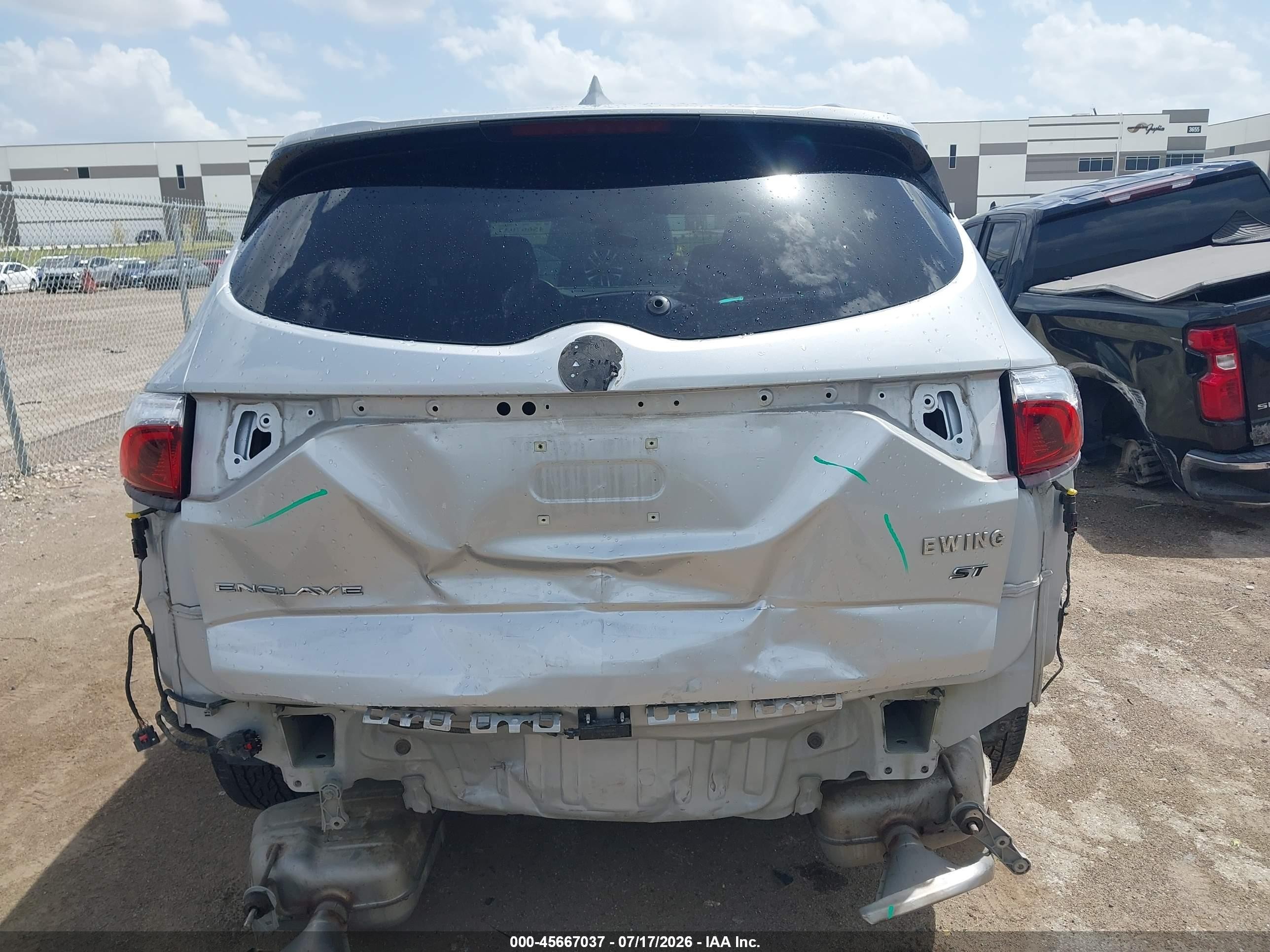 2022 Buick Enclave Fwd Essence Silver vin: 5GAERBKW0NJ164988