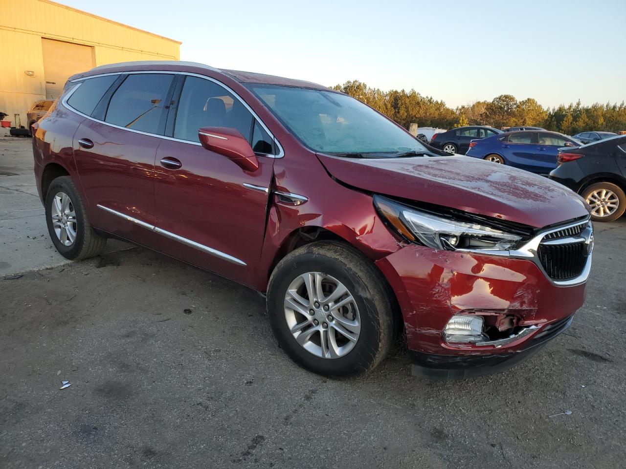 2018 Buick Enclave Essence Burgundy vin: 5GAERBKW3JJ257935