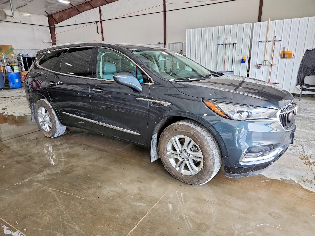 2018 Buick Enclave Essence Gray vin: 5GAERBKW7JJ197223