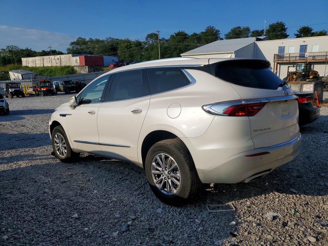 2023 Buick Enclave Essence Белый vin: 5GAERBKW9PJ117865