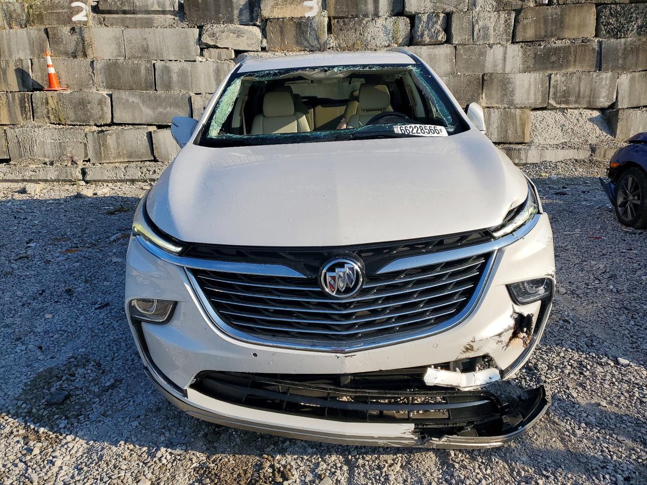 2023 Buick Enclave Essence Белый vin: 5GAERBKW9PJ117865