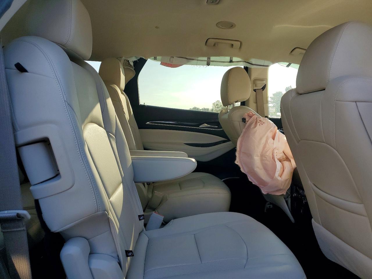 2023 Buick Enclave Essence Белый vin: 5GAERBKW9PJ117865
