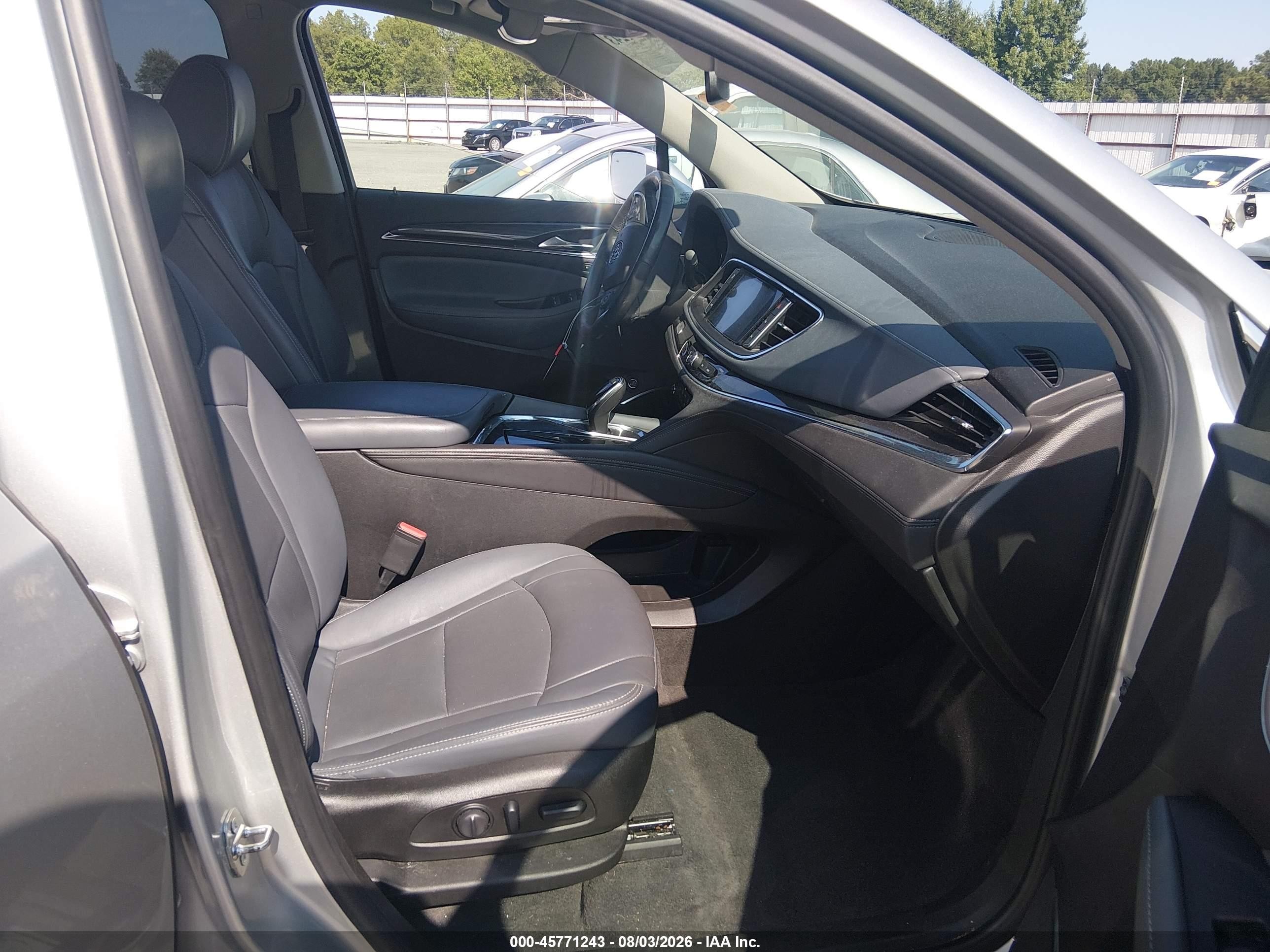 2019 Buick Enclave Fwd Premium Silver vin: 5GAERCKW5KJ151090