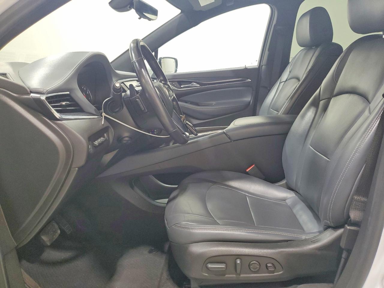 2022 Buick Enclave Premium Белый vin: 5GAERCKW7NJ125126