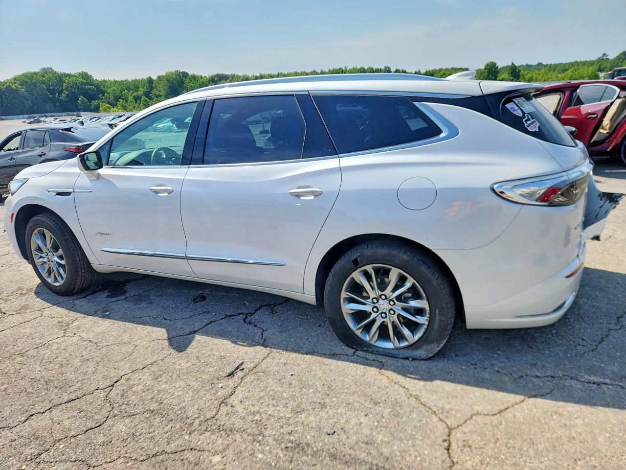 2024 Buick Enclave Avenir Белый vin: 5GAERDKW7RJ124652