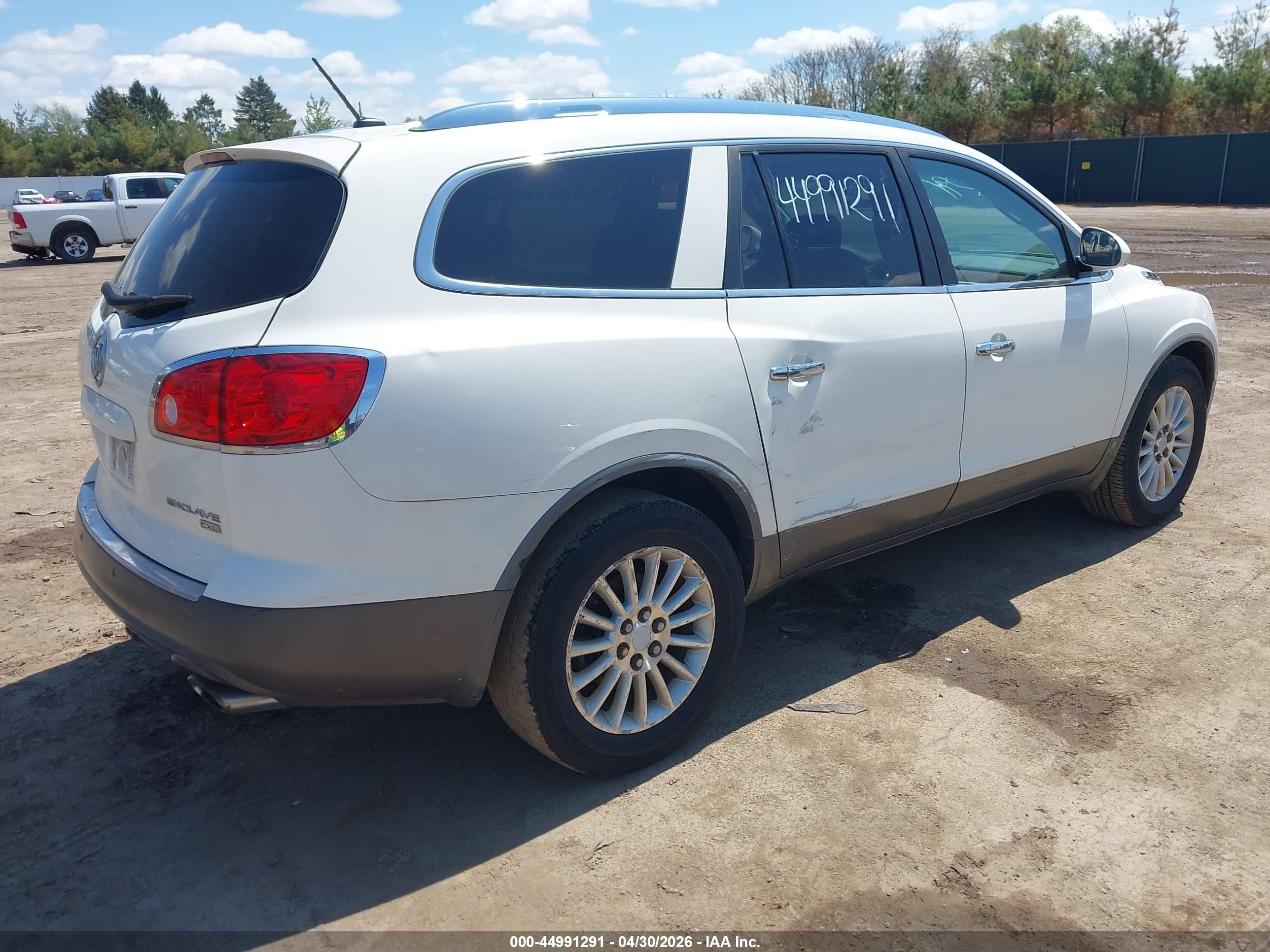 2008 Buick Enclave Cxl White vin: 5GAEV23718J109795