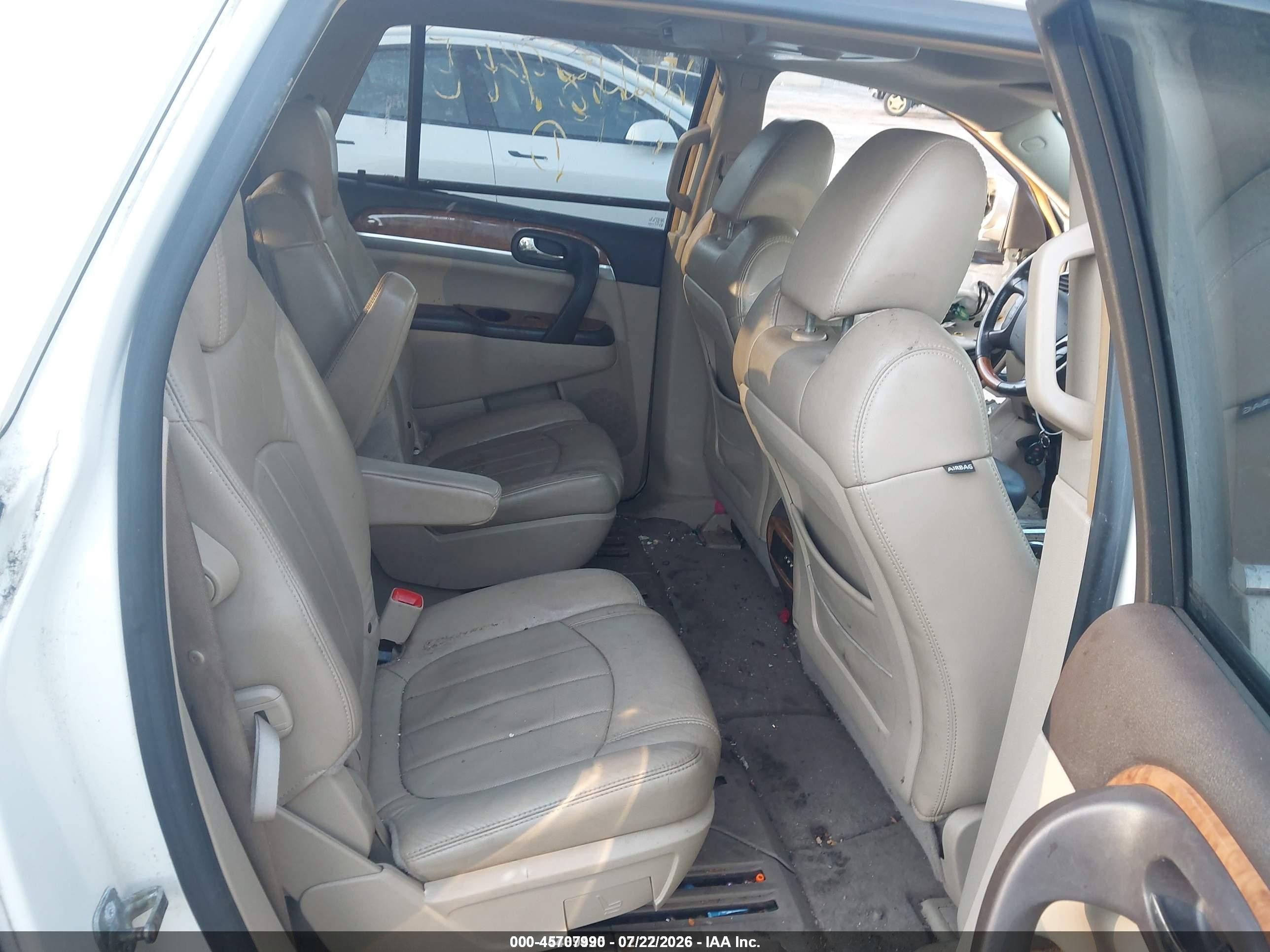 2008 Buick Enclave Cxl White vin: 5GAEV23728J267045