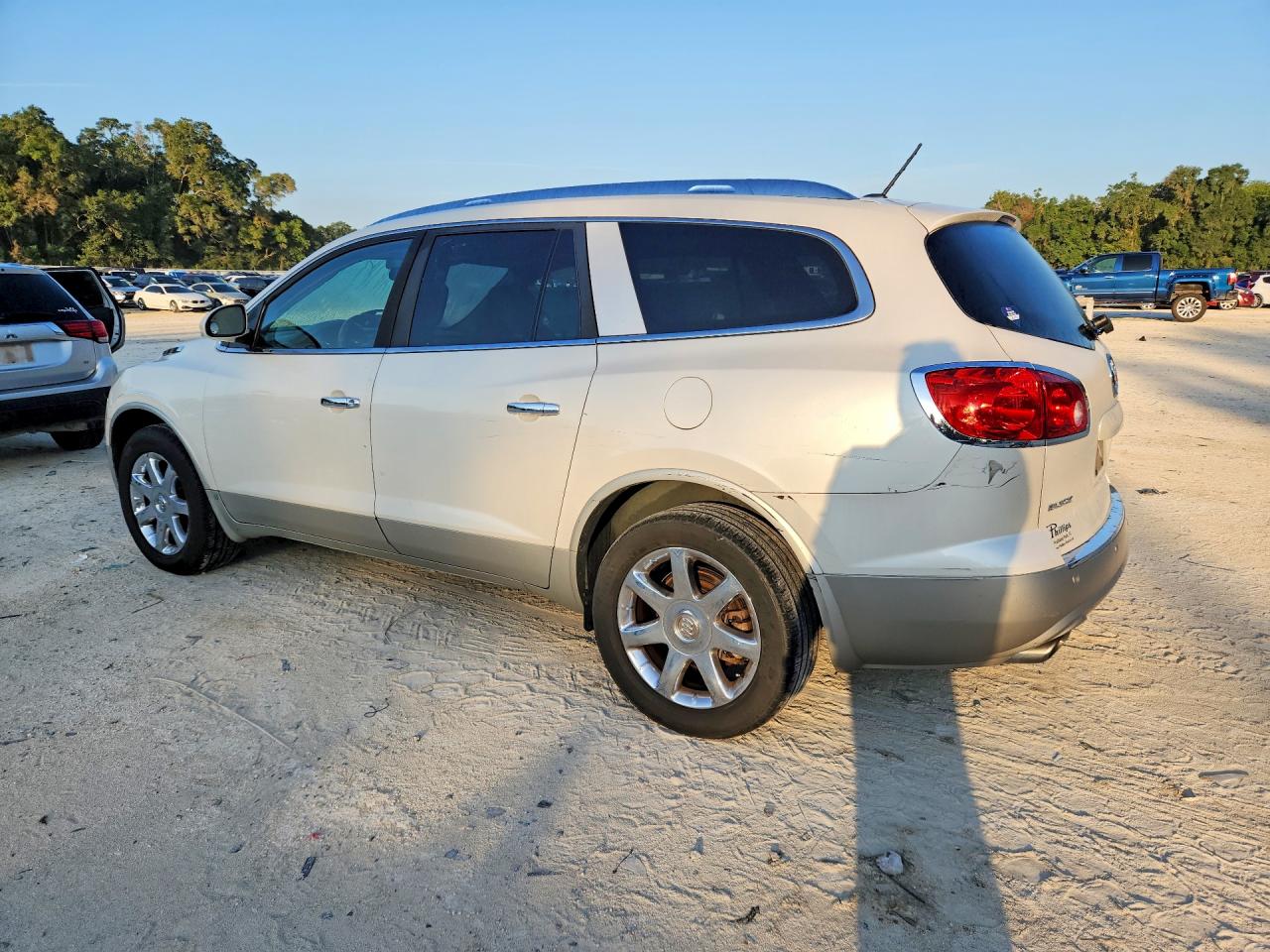 2008 Buick Enclave Cxl White vin: 5GAEV23748J201158