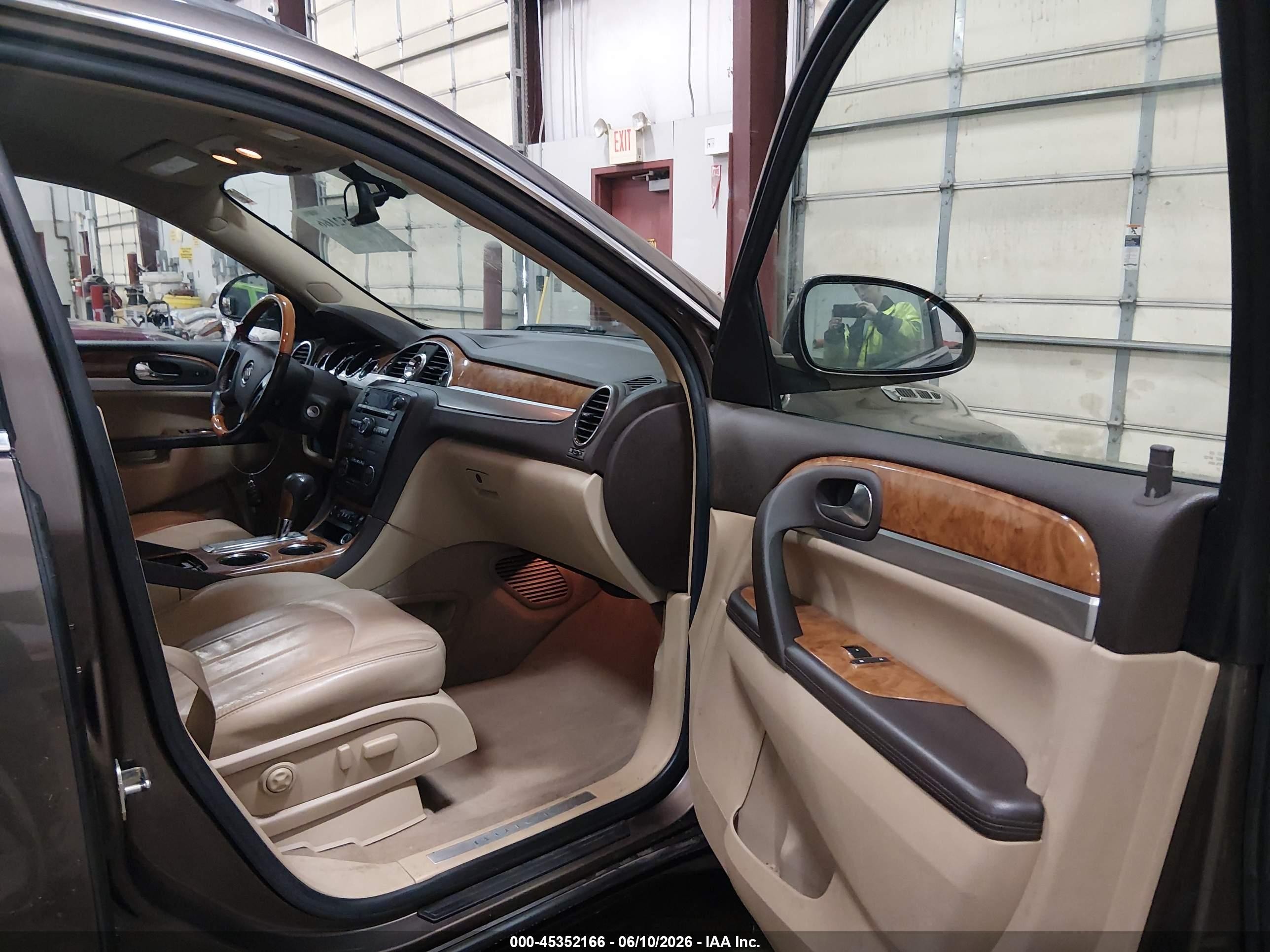 2008 Buick Enclave Cxl Brown vin: 5GAEV23758J211861