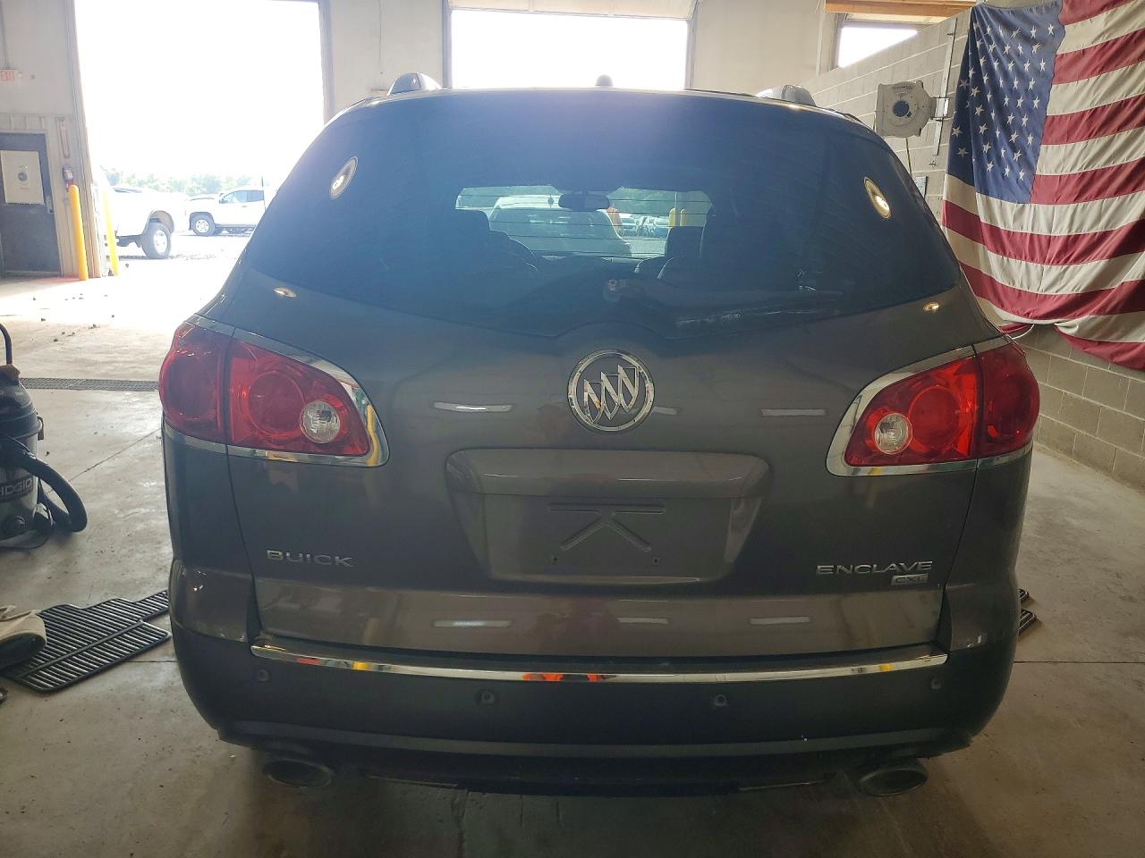 2008 Buick Enclave Brown vin: 5GAEV23768J102289
