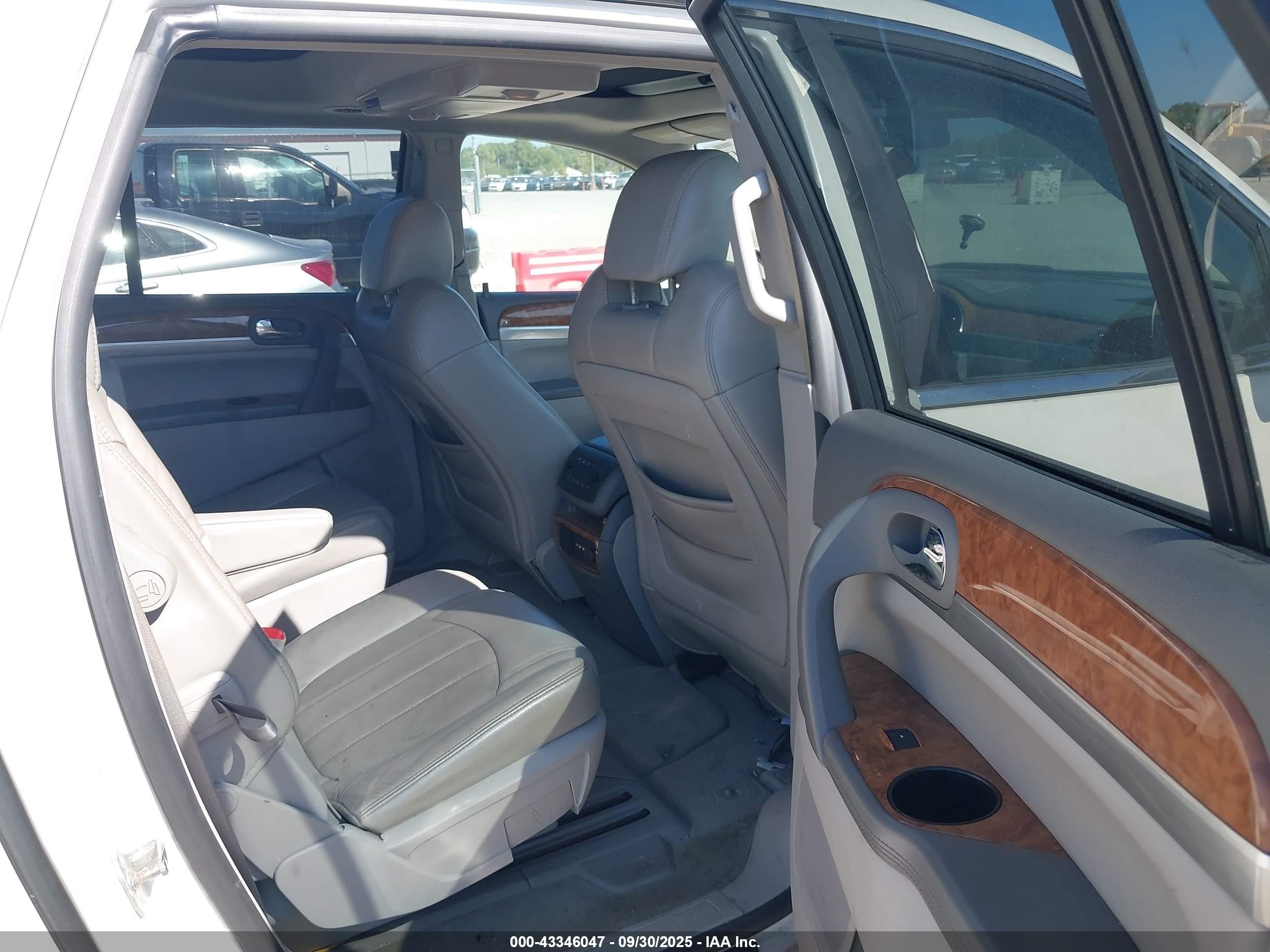 2008 Buick Enclave Cxl Кремовый vin: 5GAEV23798J104974