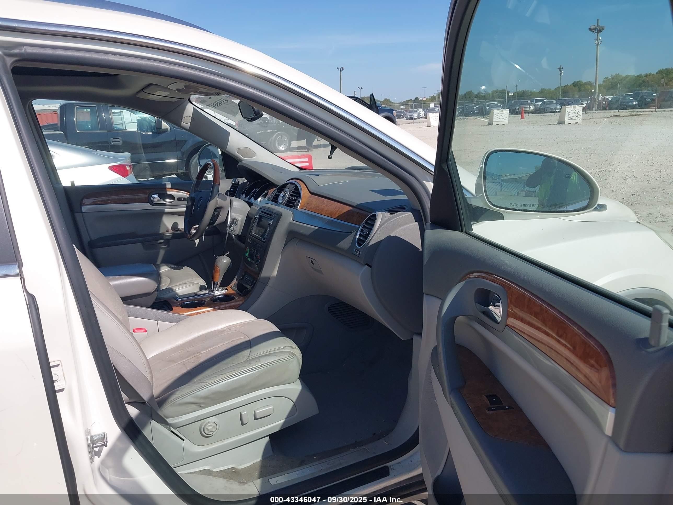 2008 Buick Enclave Cxl Кремовый vin: 5GAEV23798J104974