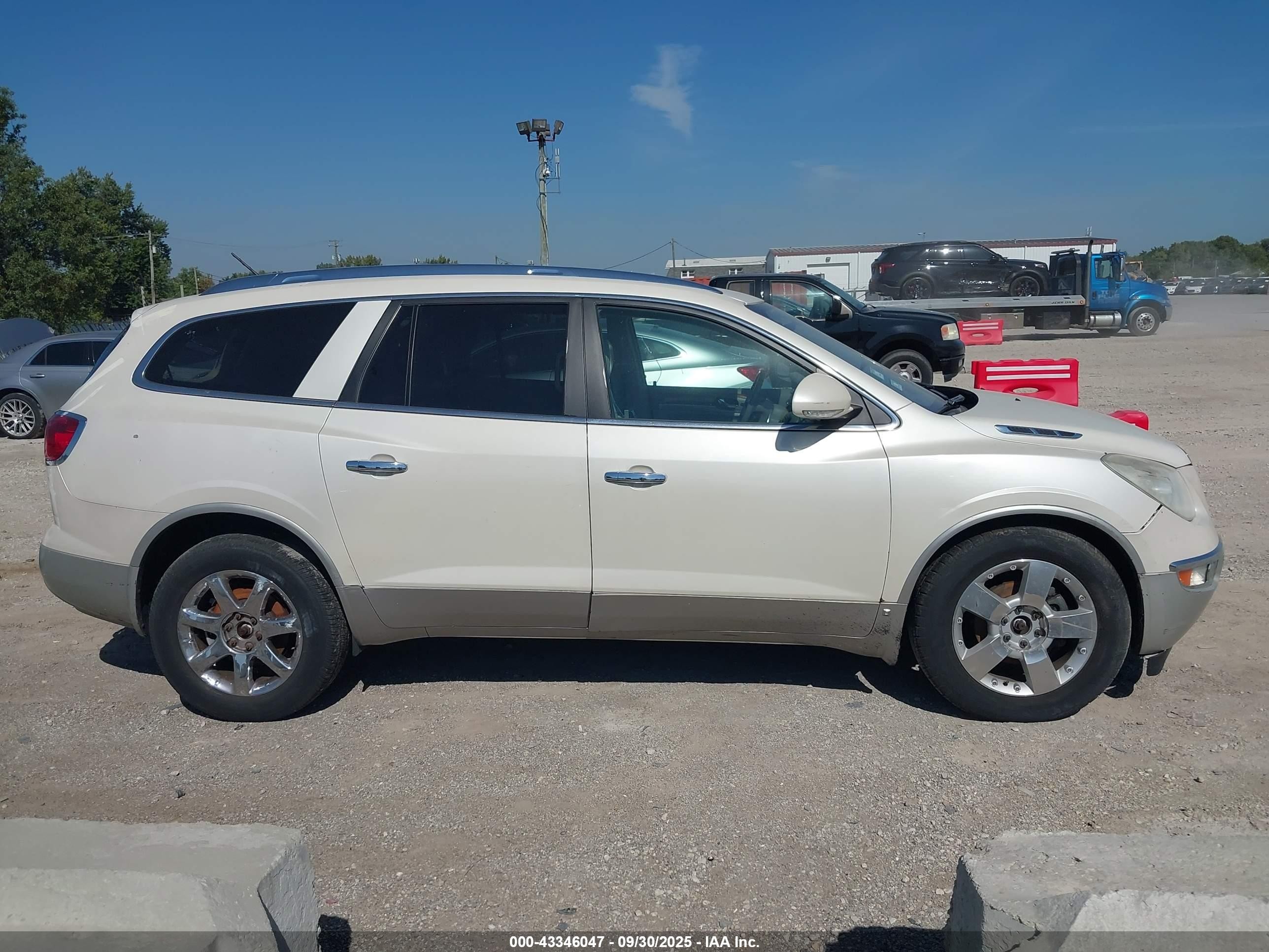 2008 Buick Enclave Cxl Кремовый vin: 5GAEV23798J104974