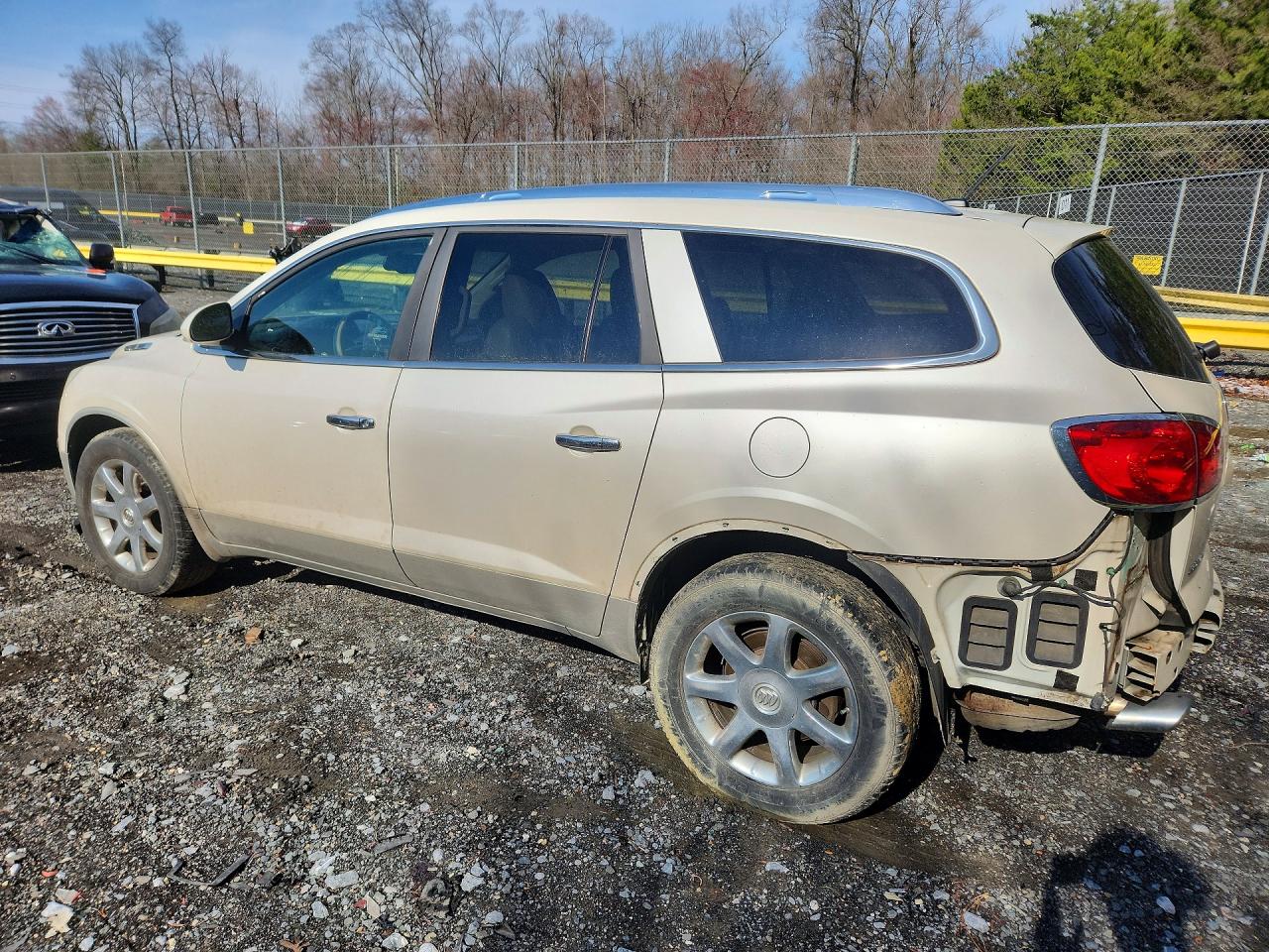 2008 Buick Enclave Cxl Бежевый vin: 5GAEV237X8J284000