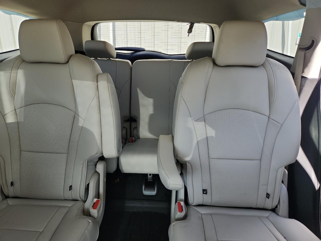 2024 Buick Enclave Essence Green vin: 5GAEVAKW4RJ104823