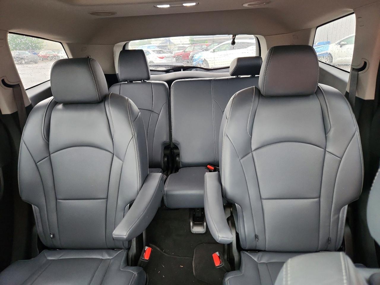 2020 Buick Enclave Essence Серый vin: 5GAEVAKW8LJ114844