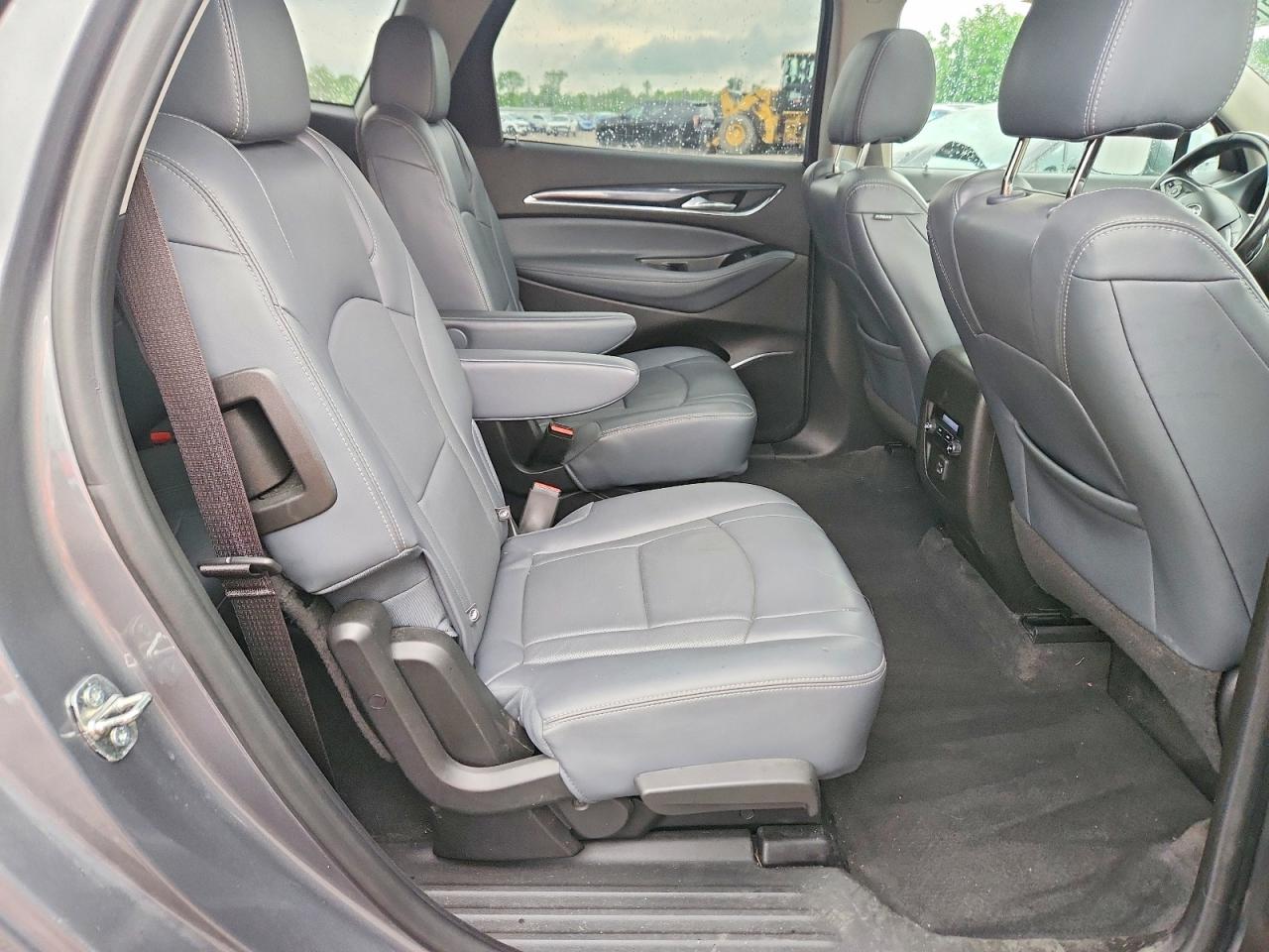2020 Buick Enclave Essence Серый vin: 5GAEVAKW8LJ114844