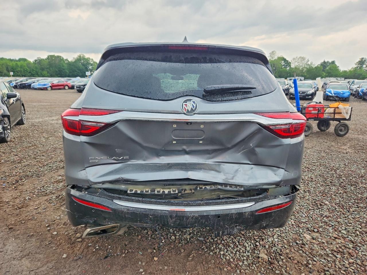 2020 Buick Enclave Essence Серый vin: 5GAEVAKW8LJ114844
