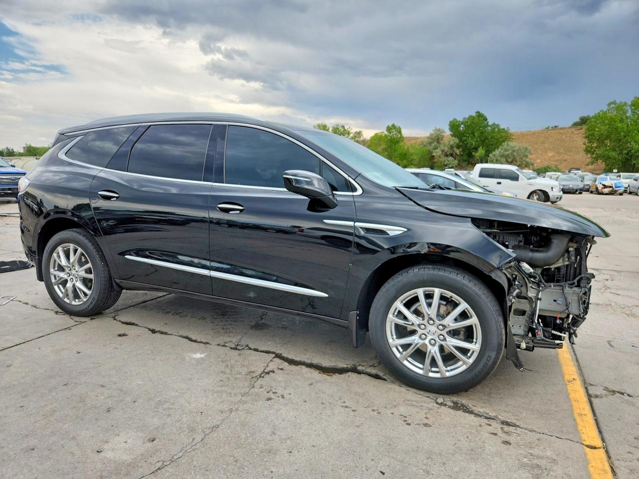 2024 Buick Enclave Premium Черный vin: 5GAEVBKW5RJ137836