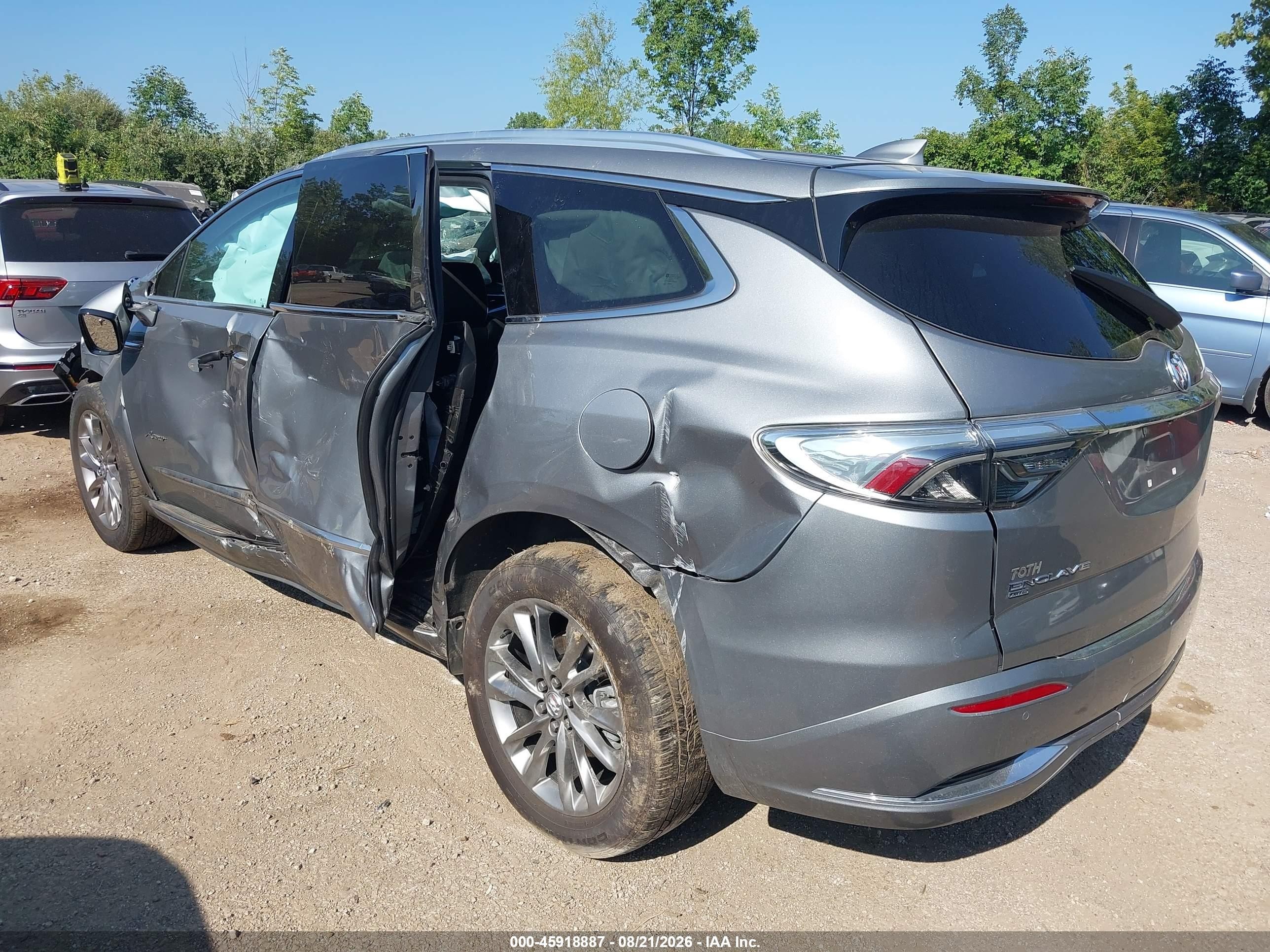 2024 Buick Enclave Avenir Awd Gray vin: 5GAEVCKW7RJ104911