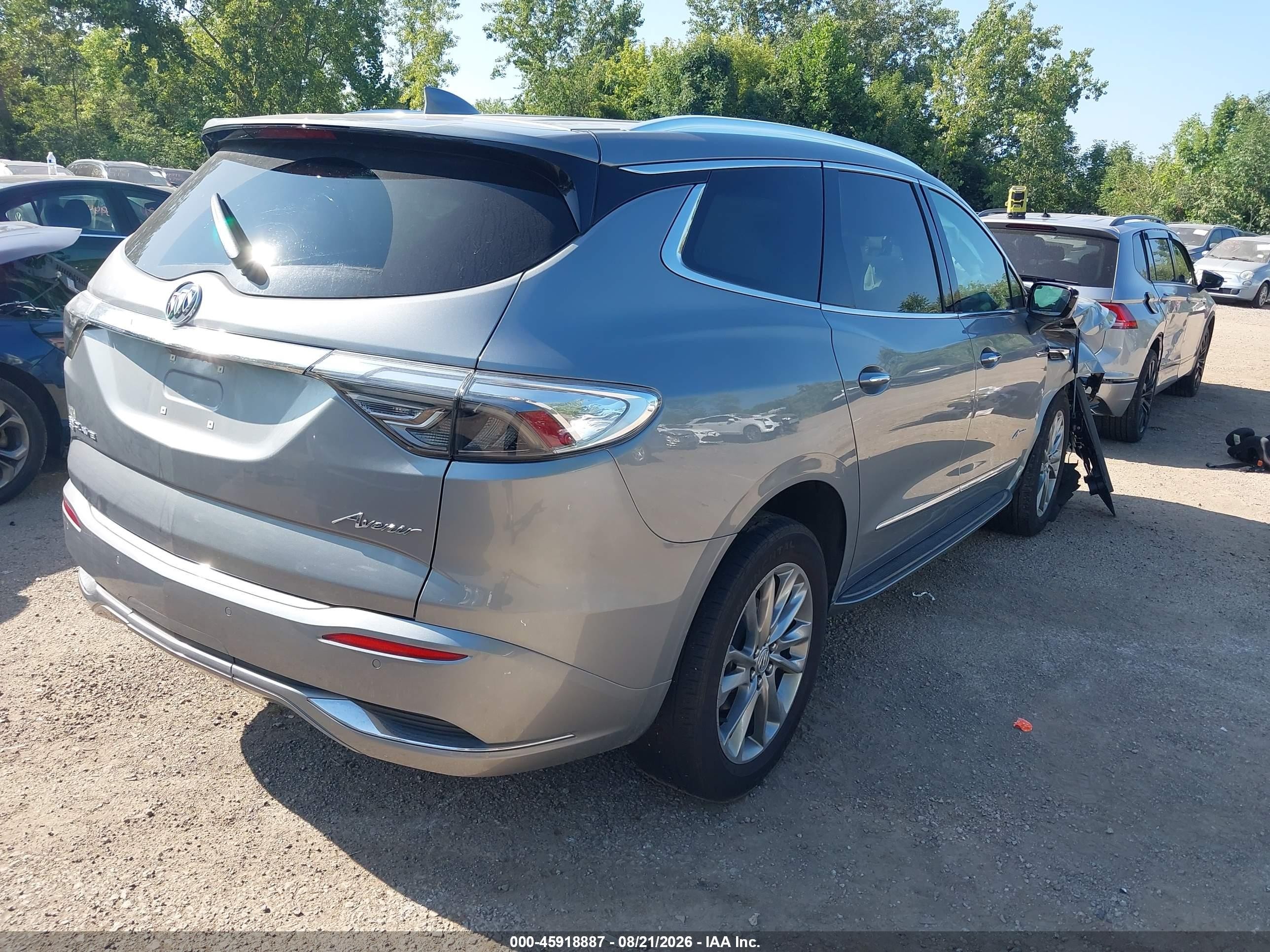 2024 Buick Enclave Avenir Awd Gray vin: 5GAEVCKW7RJ104911