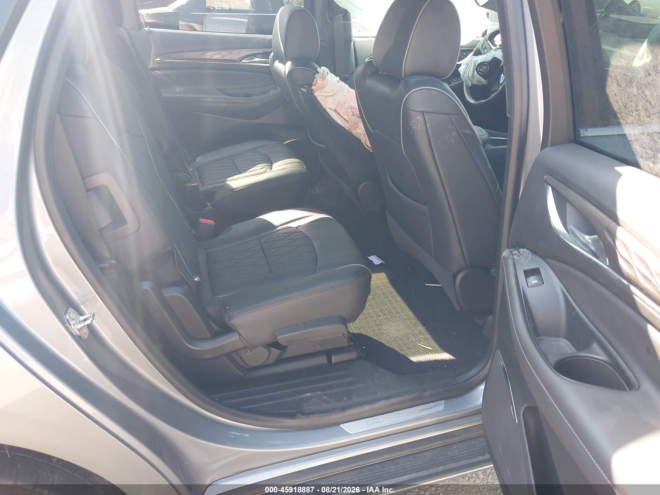 2024 Buick Enclave Avenir Awd Gray vin: 5GAEVCKW7RJ104911